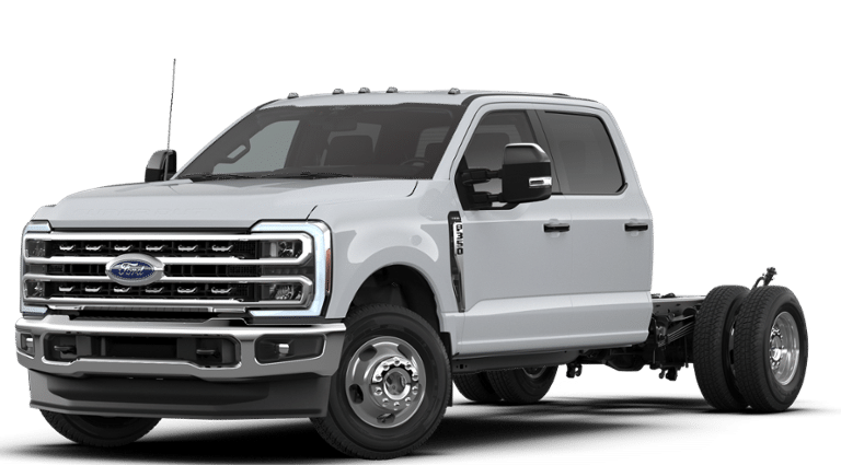 2026 Ford Chassis Cab F-350® LARIAT®