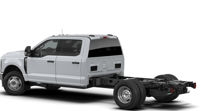 2026 Ford Chassis Cab F-350® LARIAT®