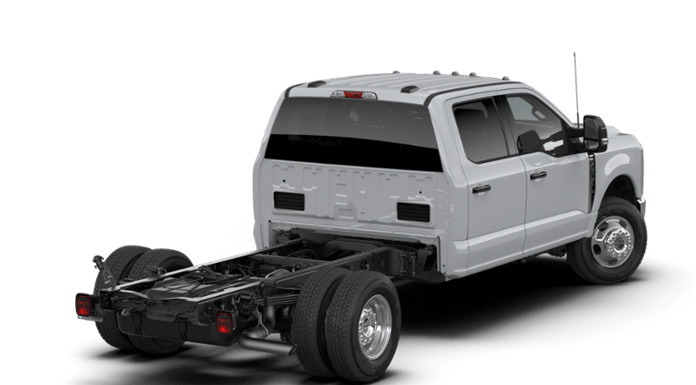 2026 Ford Chassis Cab F-350® LARIAT®