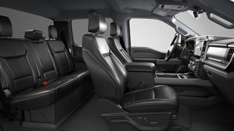 2026 Ford Chassis Cab F-350® LARIAT®