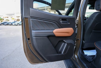 2025 GMC Canyon 4WD AT4