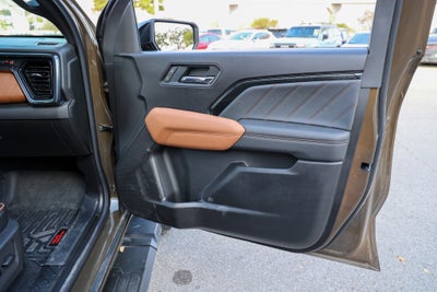 2025 GMC Canyon 4WD AT4