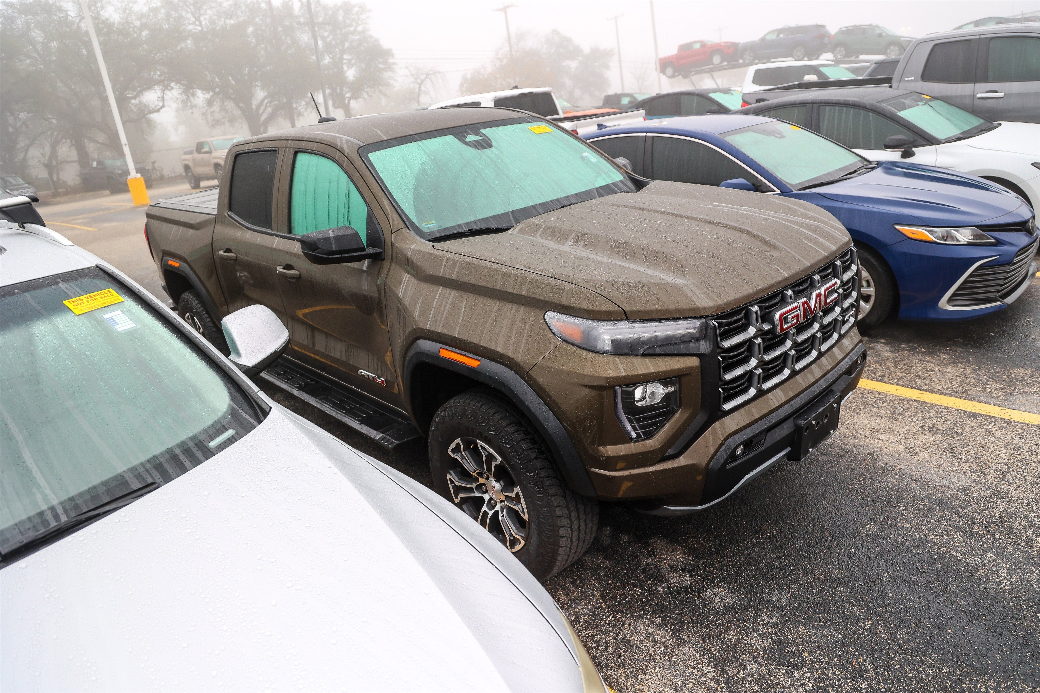 2025 GMC Canyon 4WD AT4