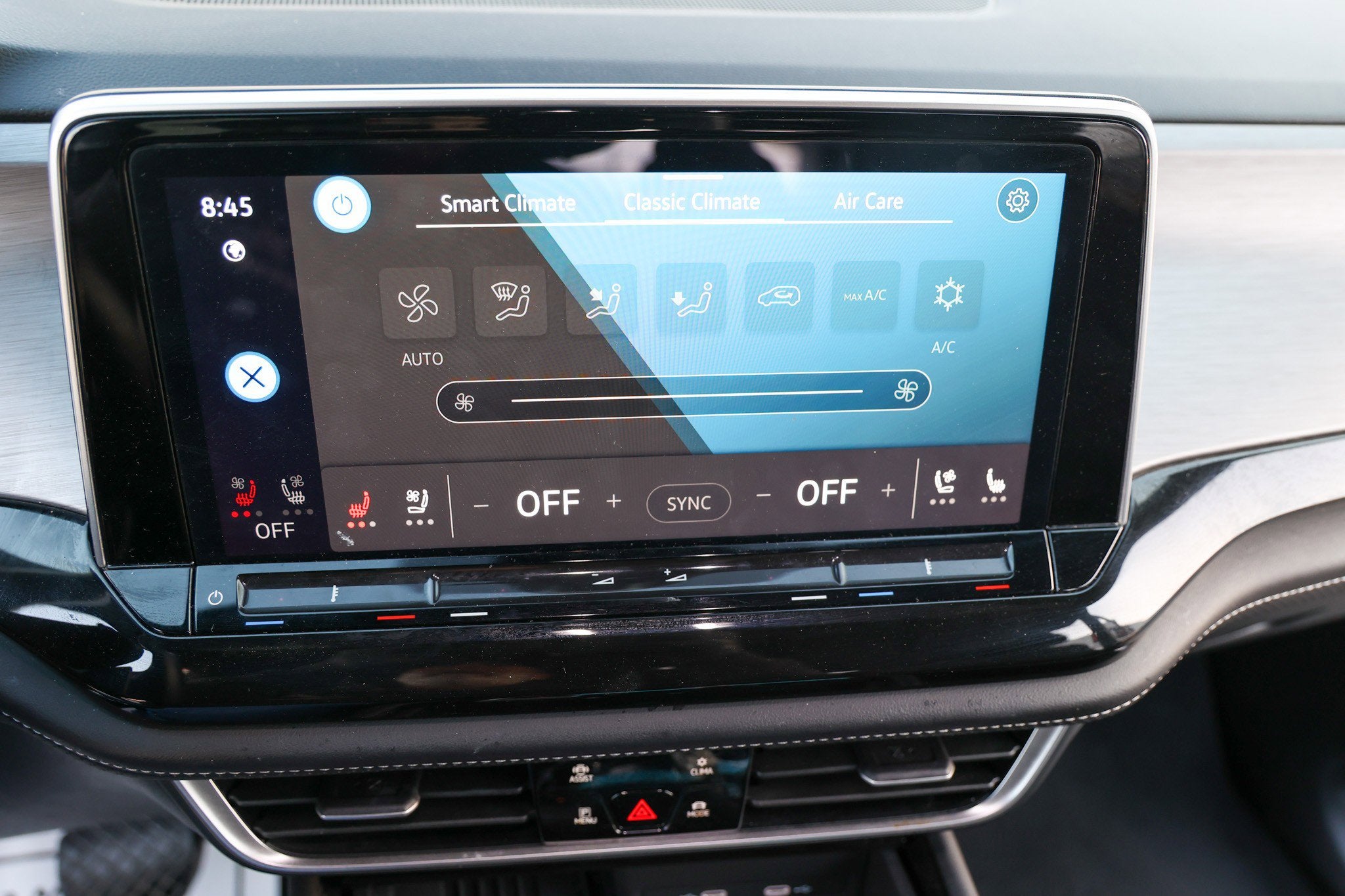 2025 Volkswagen Atlas Cross Sport 2.0T SE w/Technology