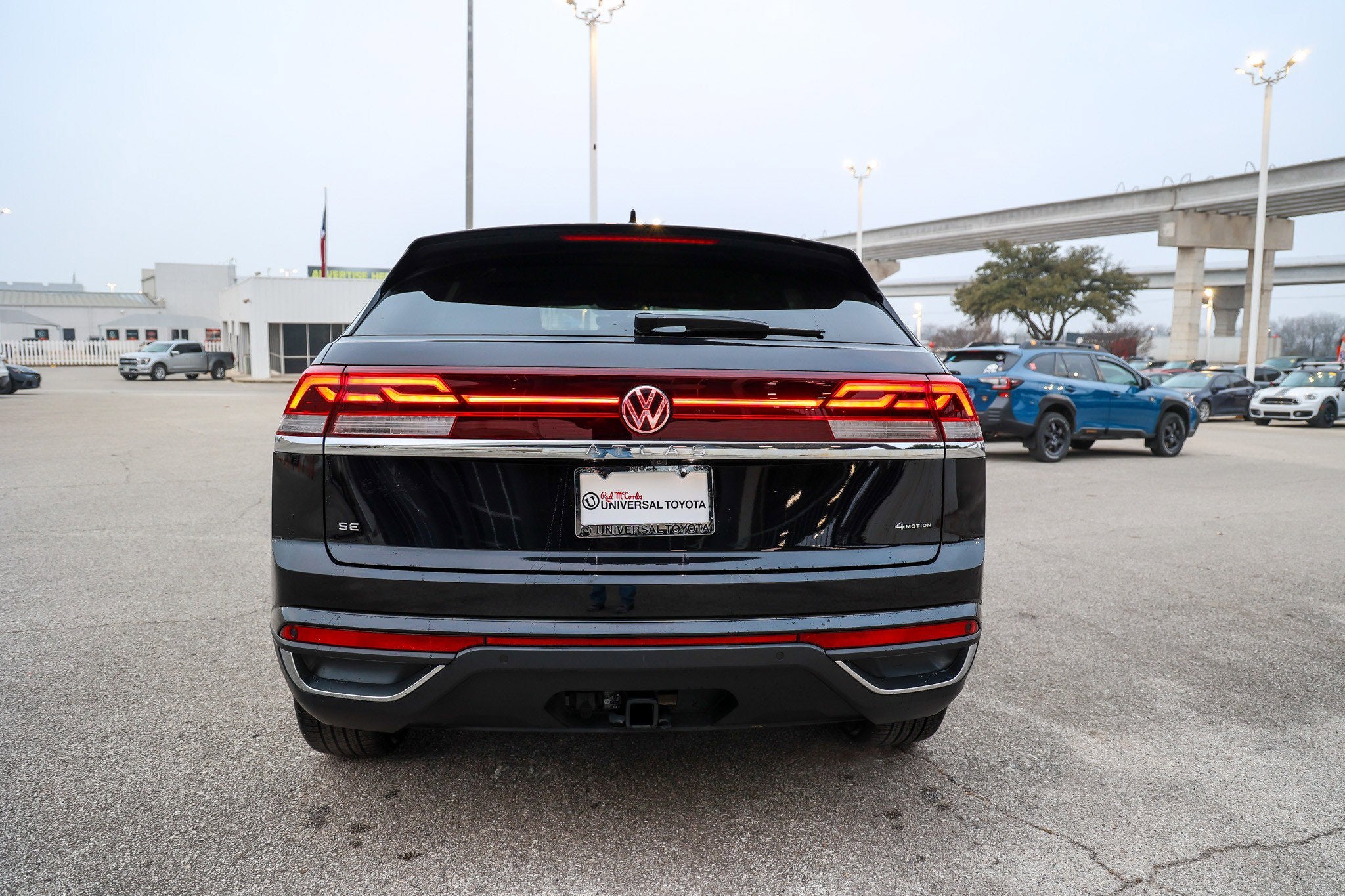 2025 Volkswagen Atlas Cross Sport 2.0T SE w/Technology