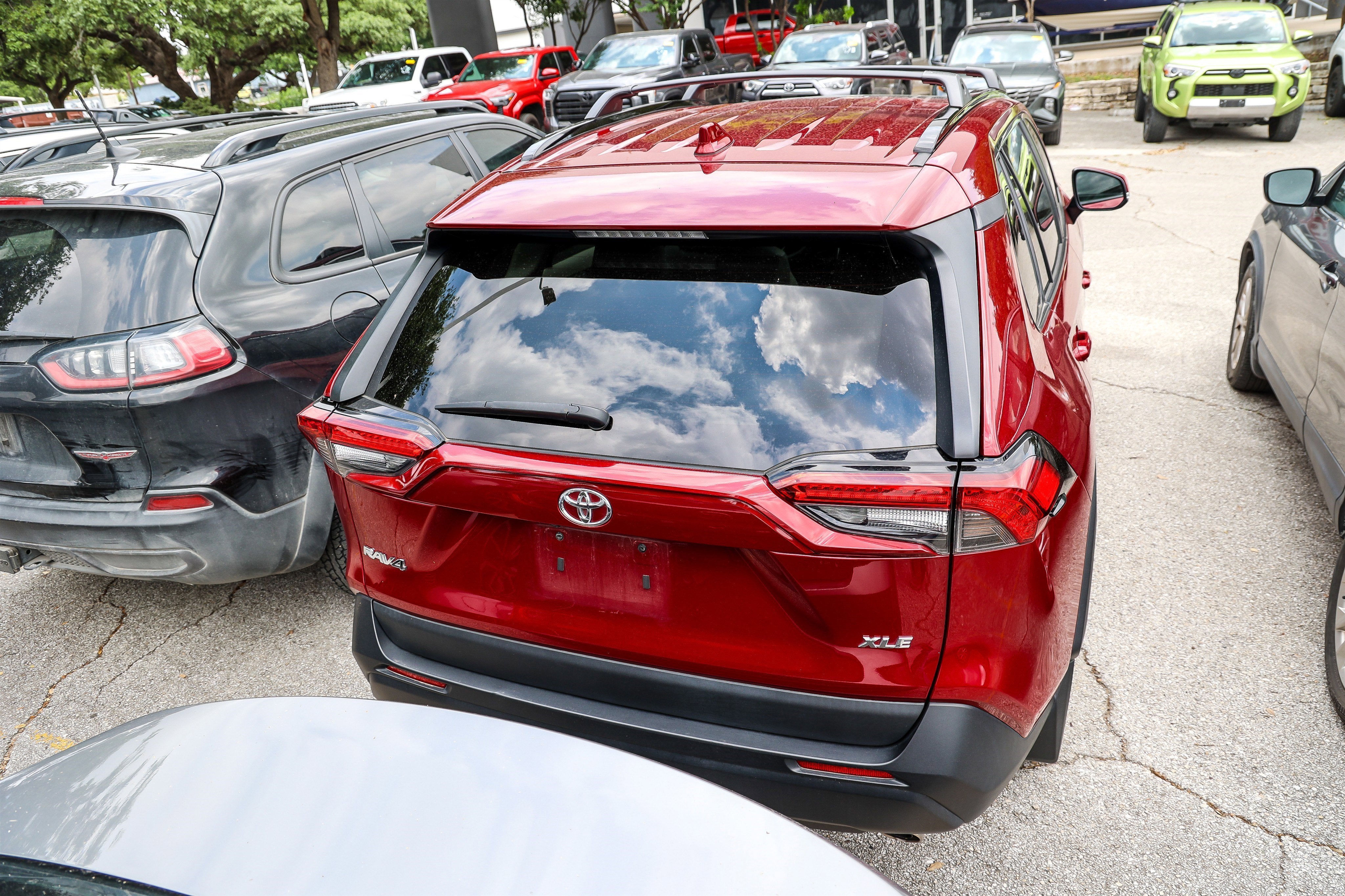 2023 Toyota RAV4 XLE Premium