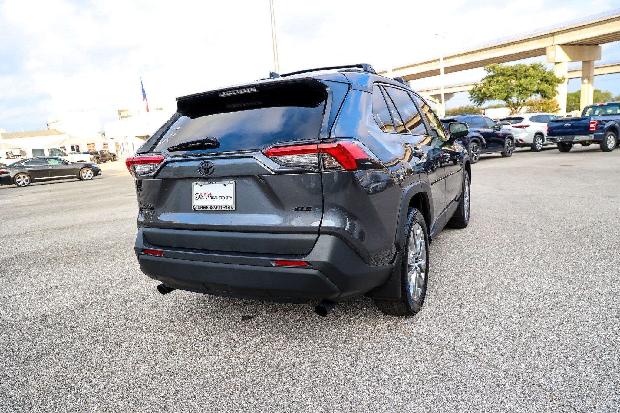 2025 Toyota RAV4 XLE Premium
