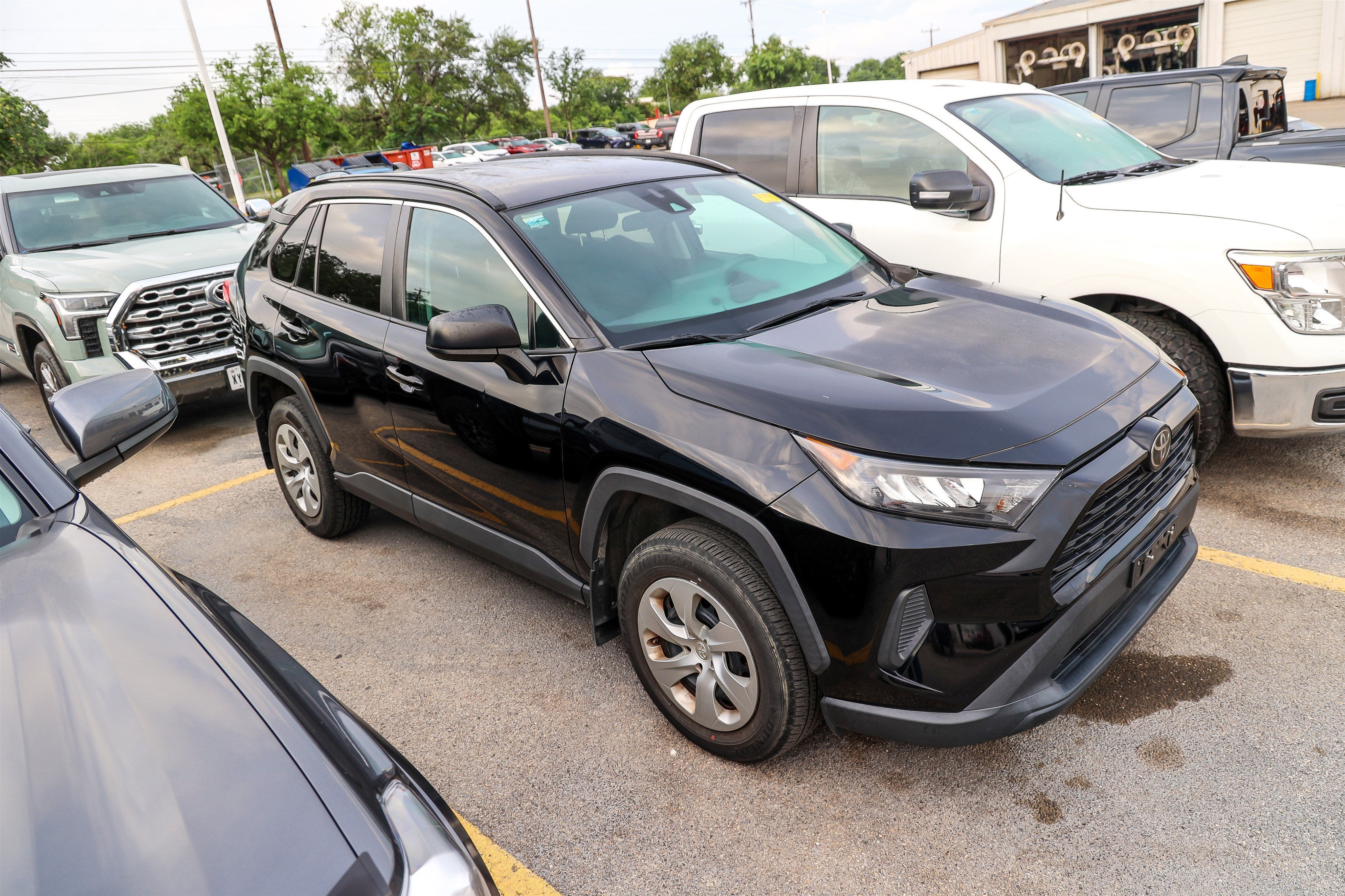 2020 Toyota RAV4 LE