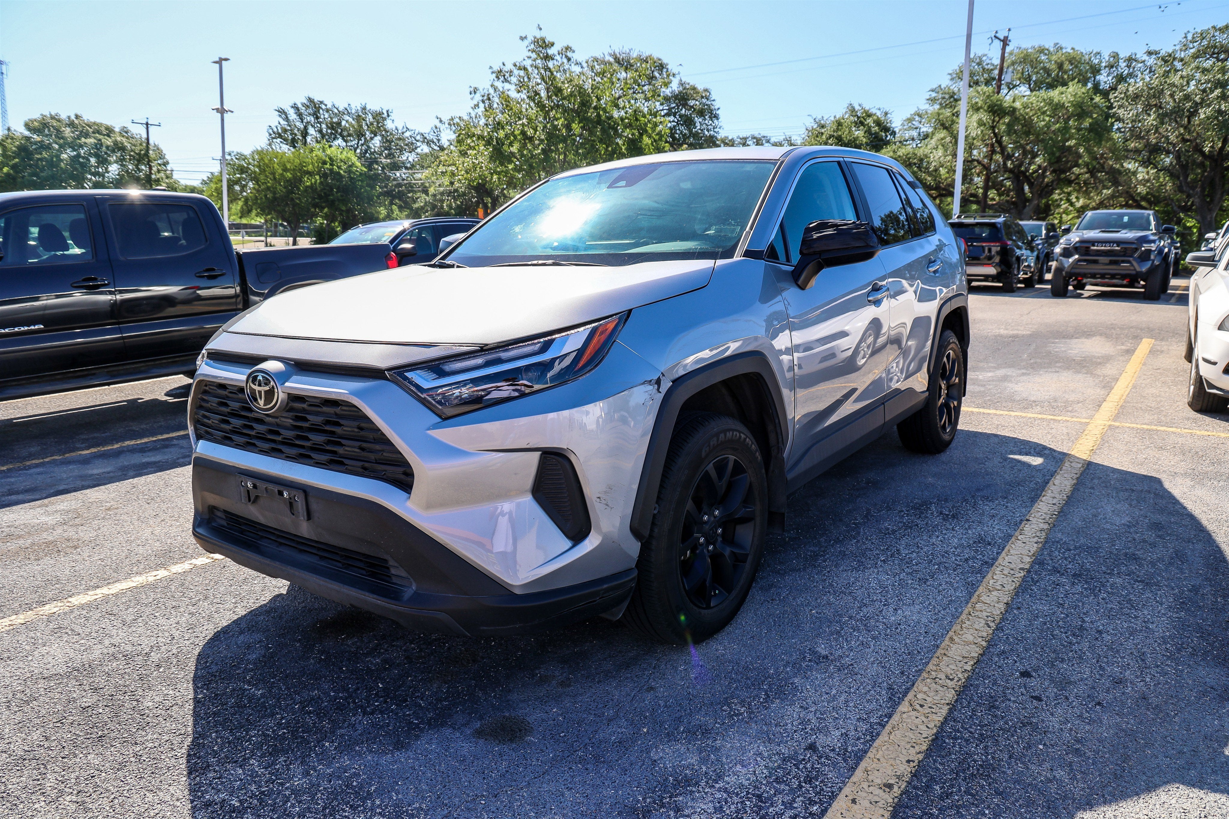 2023 Toyota RAV4 LE