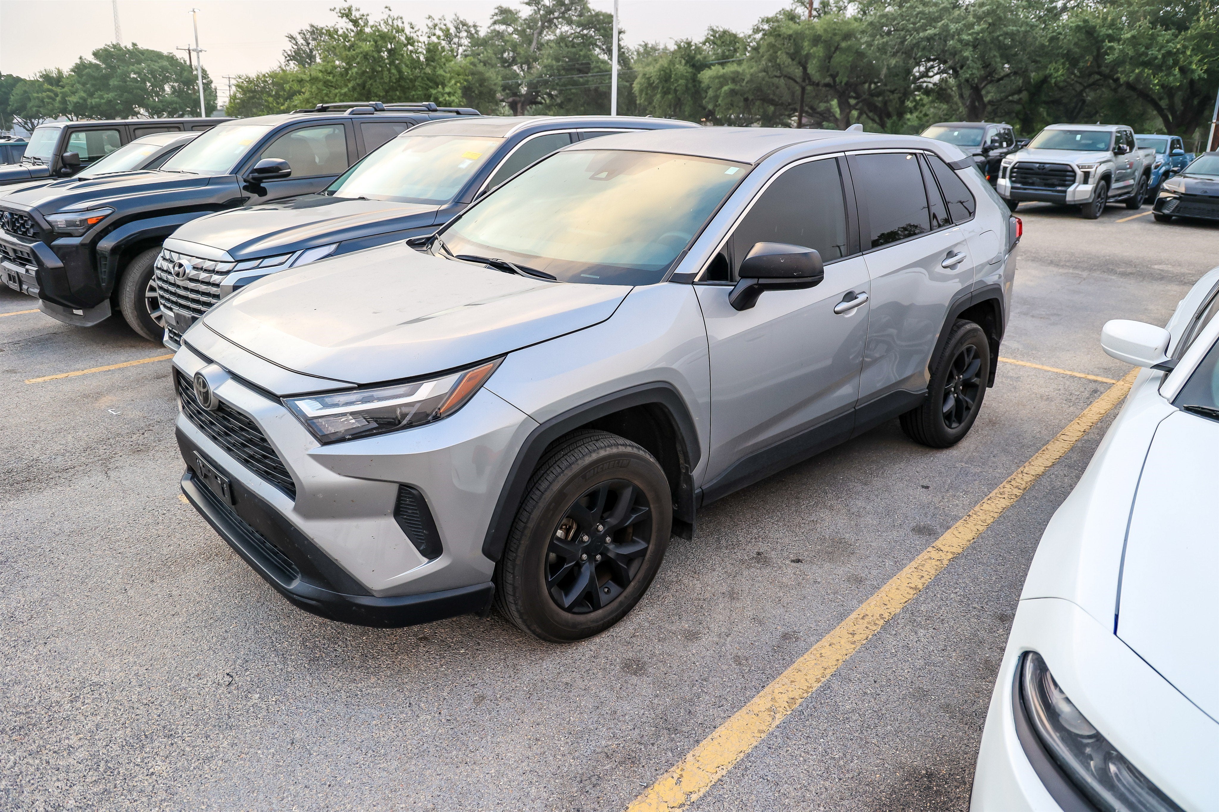 2023 Toyota RAV4 LE