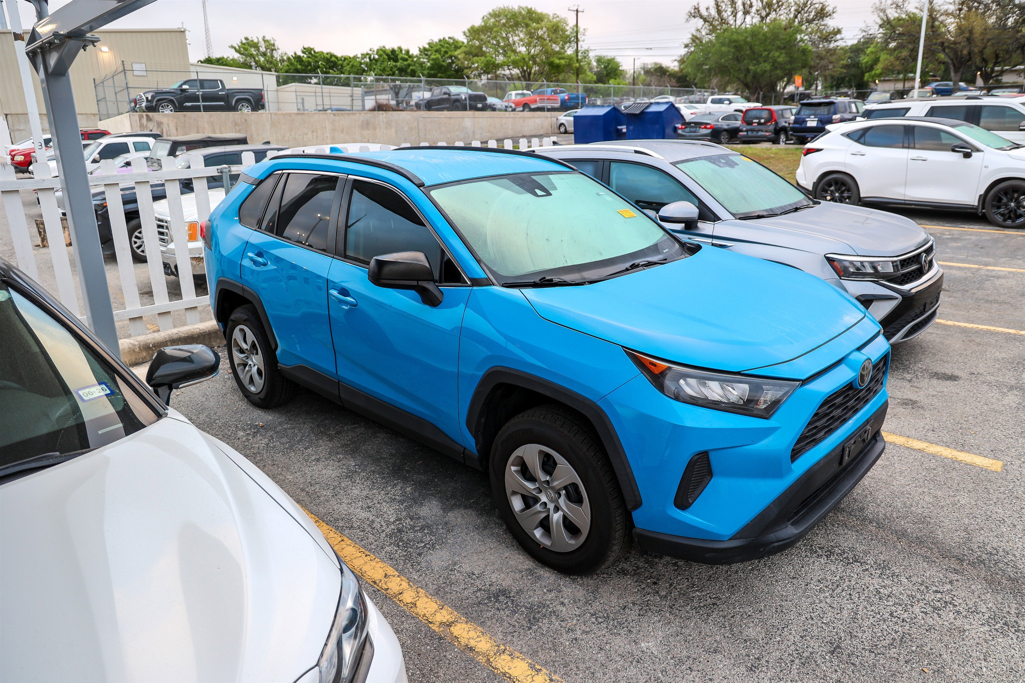 2020 Toyota RAV4 LE
