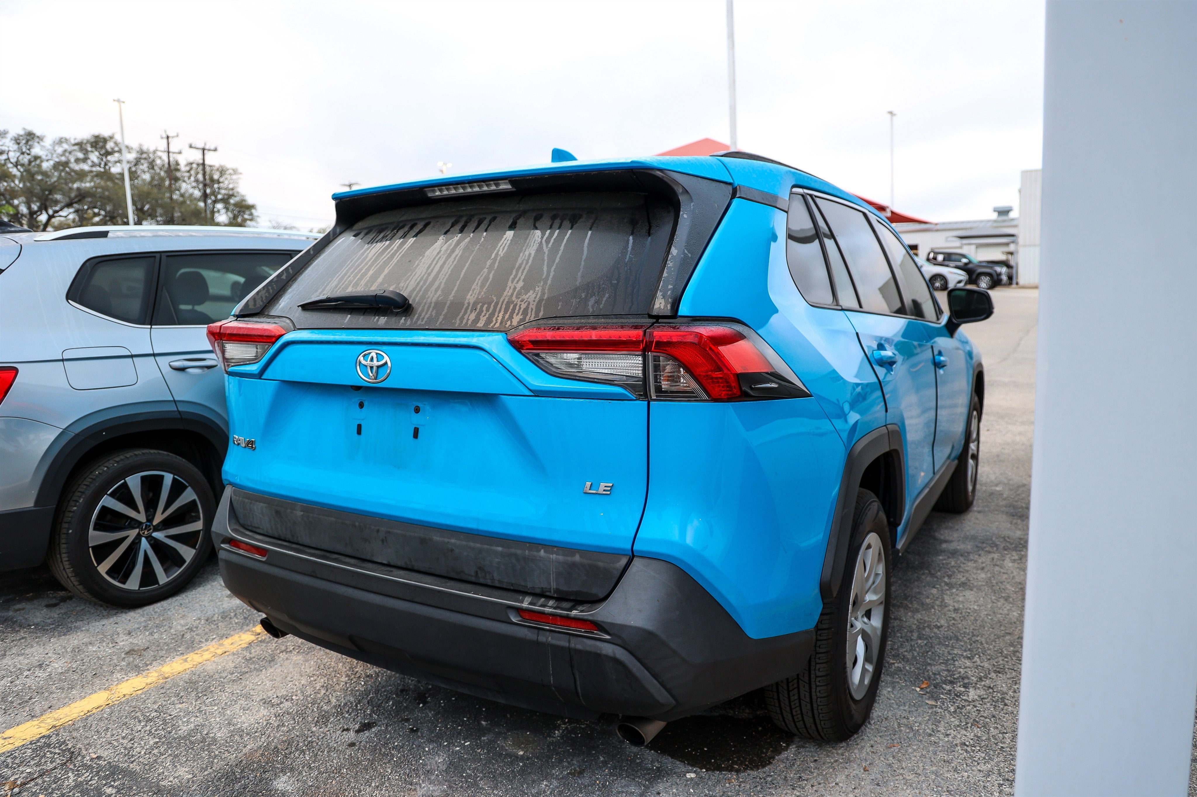 2020 Toyota RAV4 LE