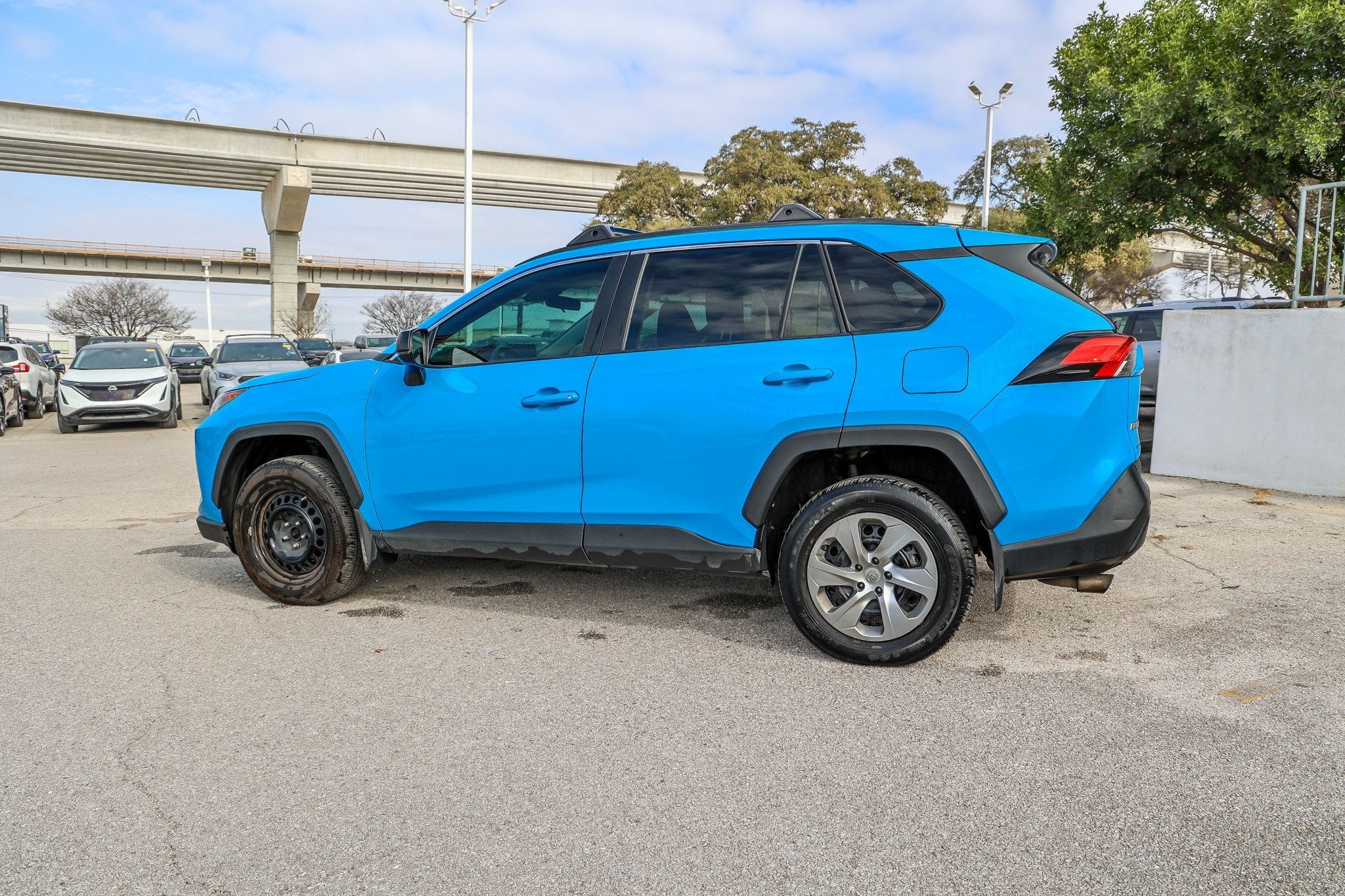 2020 Toyota RAV4 LE