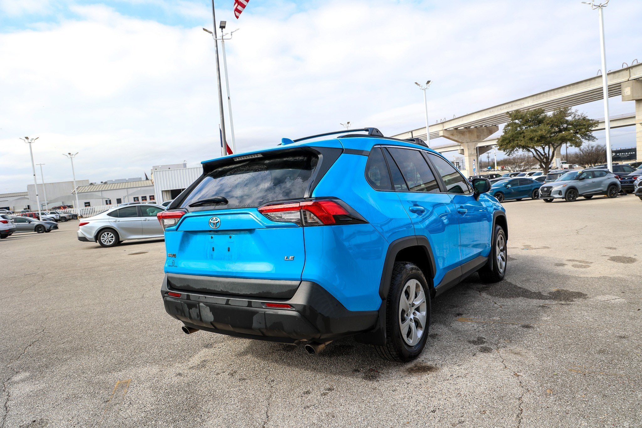 2020 Toyota RAV4 LE