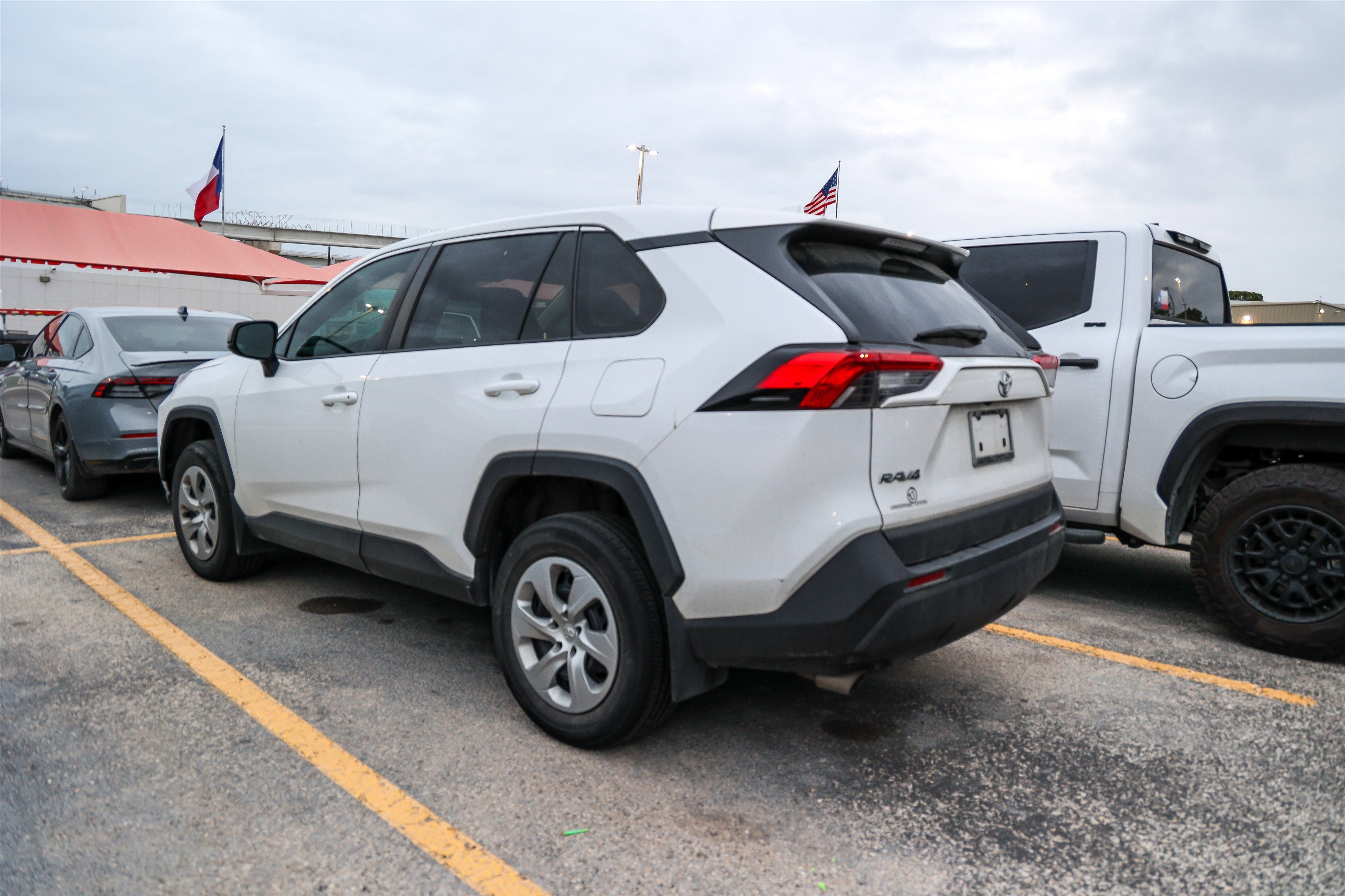 2023 Toyota RAV4 LE