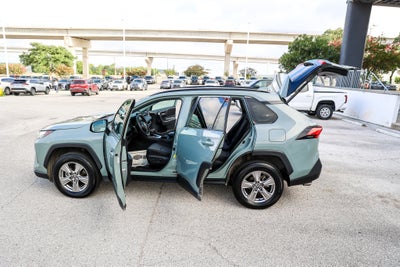 2022 Toyota RAV4 Hybrid XLE