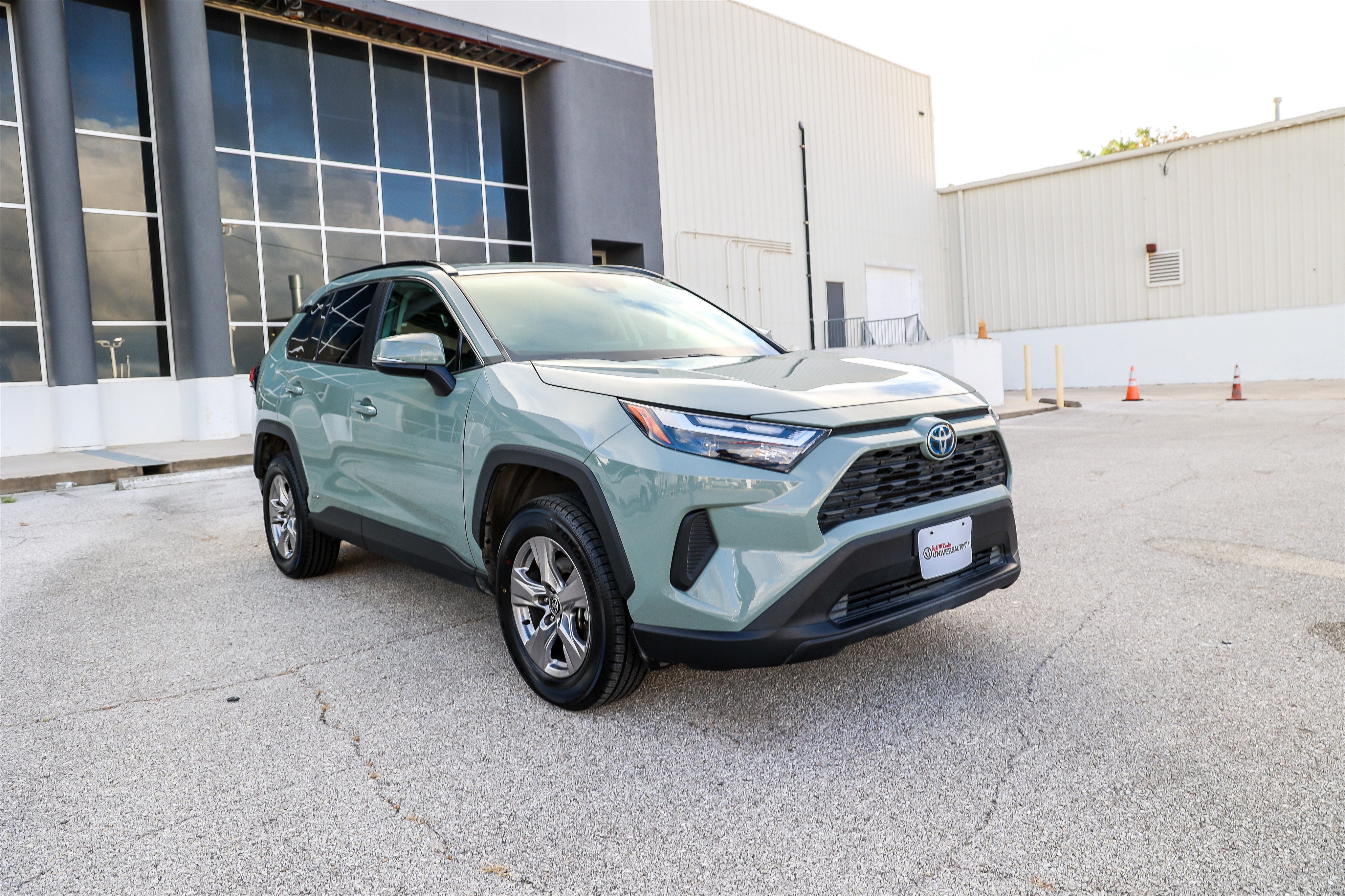 2022 Toyota RAV4 Hybrid XLE