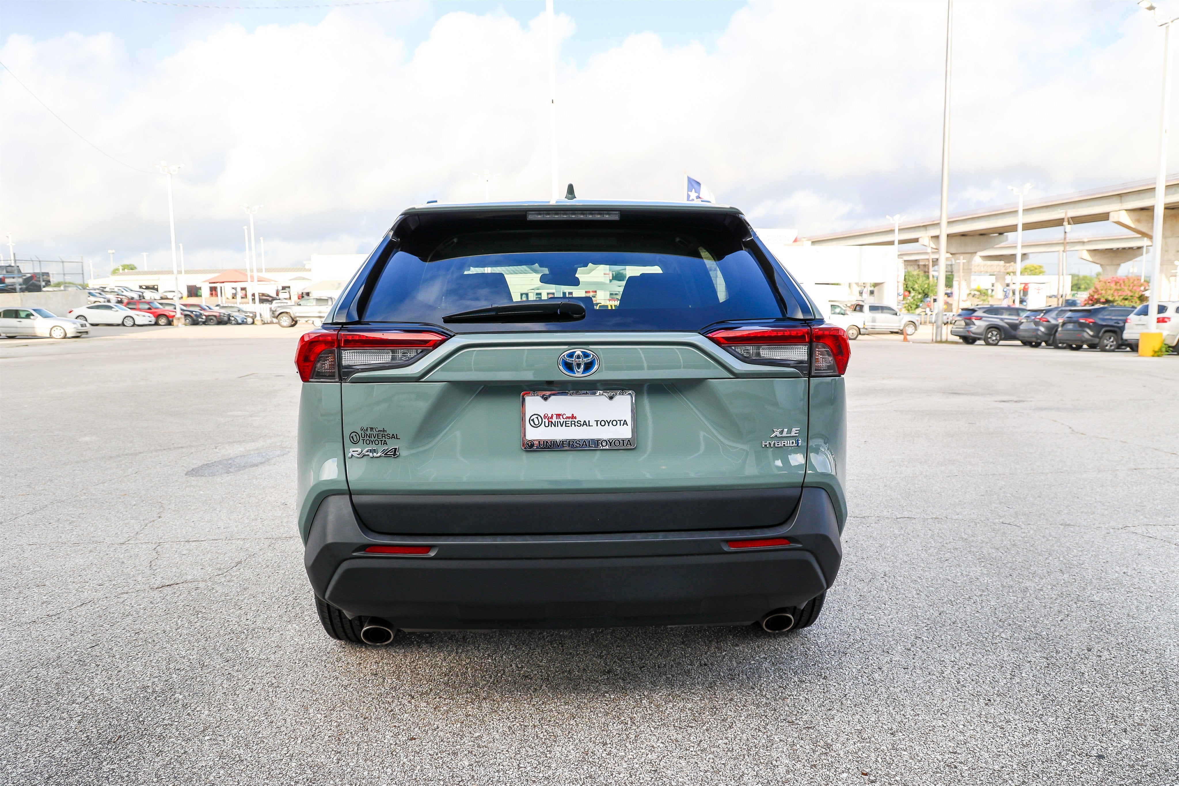2022 Toyota RAV4 Hybrid XLE