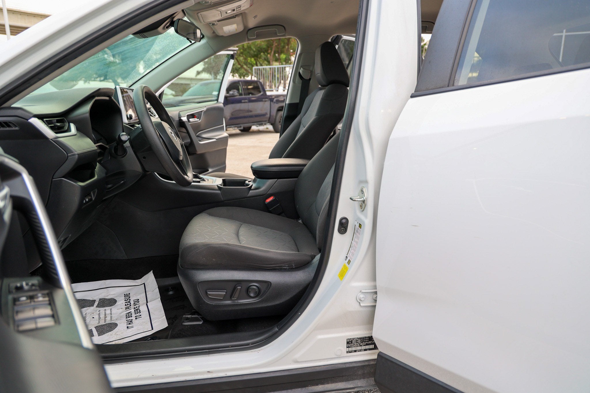 2023 Toyota RAV4 Hybrid Hybrid XLE