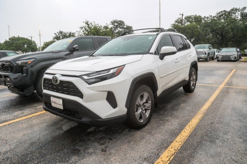 2025 Toyota RAV4 XLE