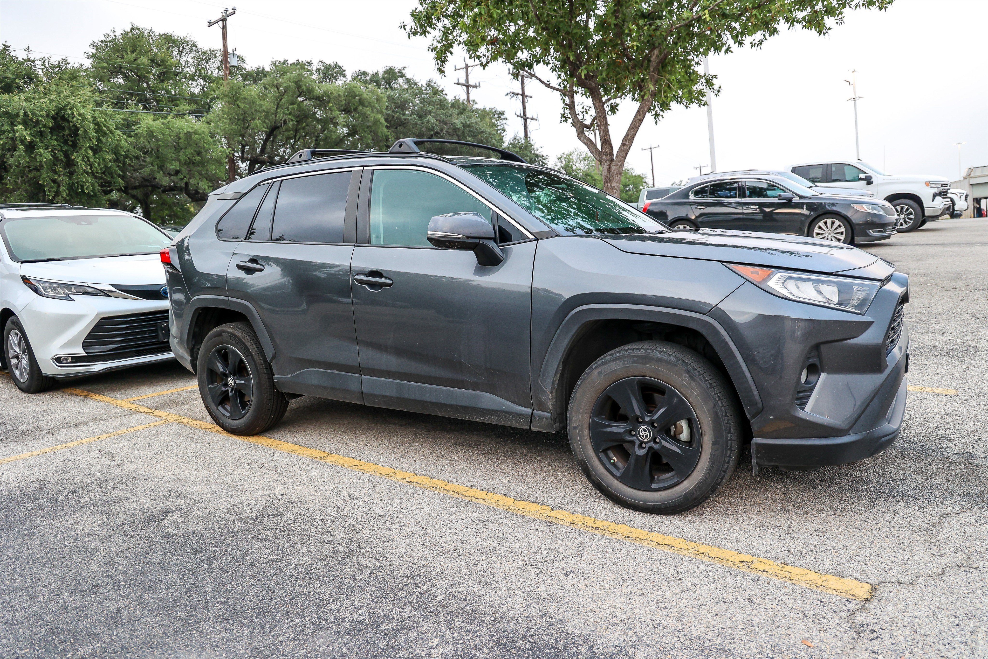 2021 Toyota RAV4 XLE