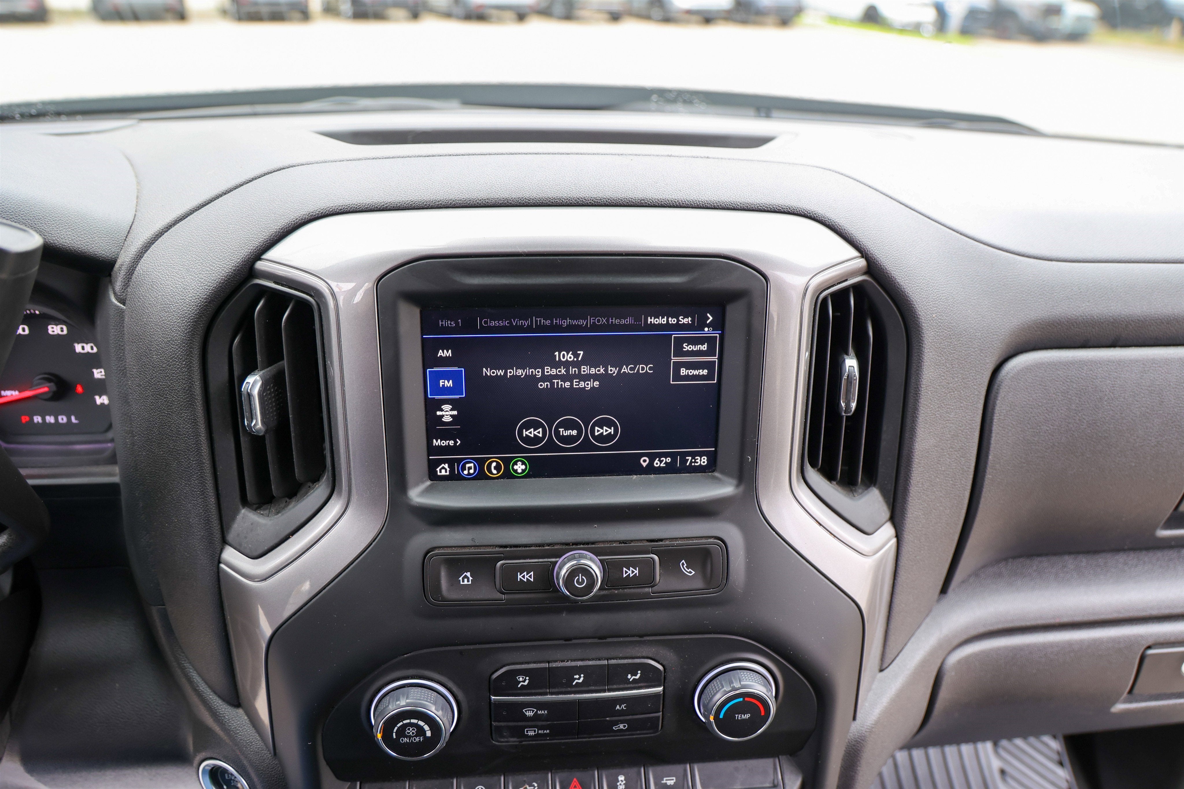 2024 Chevrolet Silverado Custom