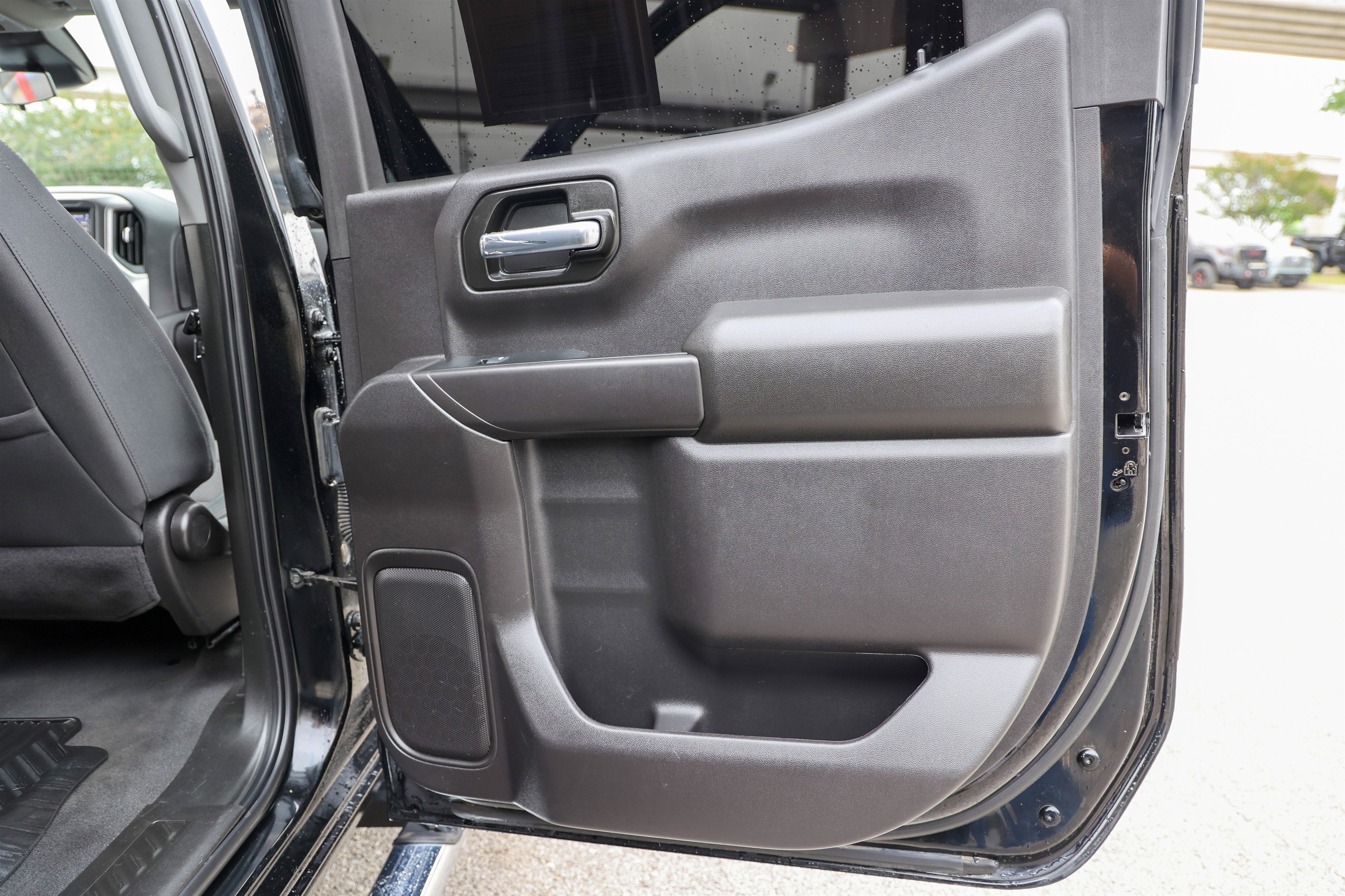 2024 Chevrolet Silverado Custom
