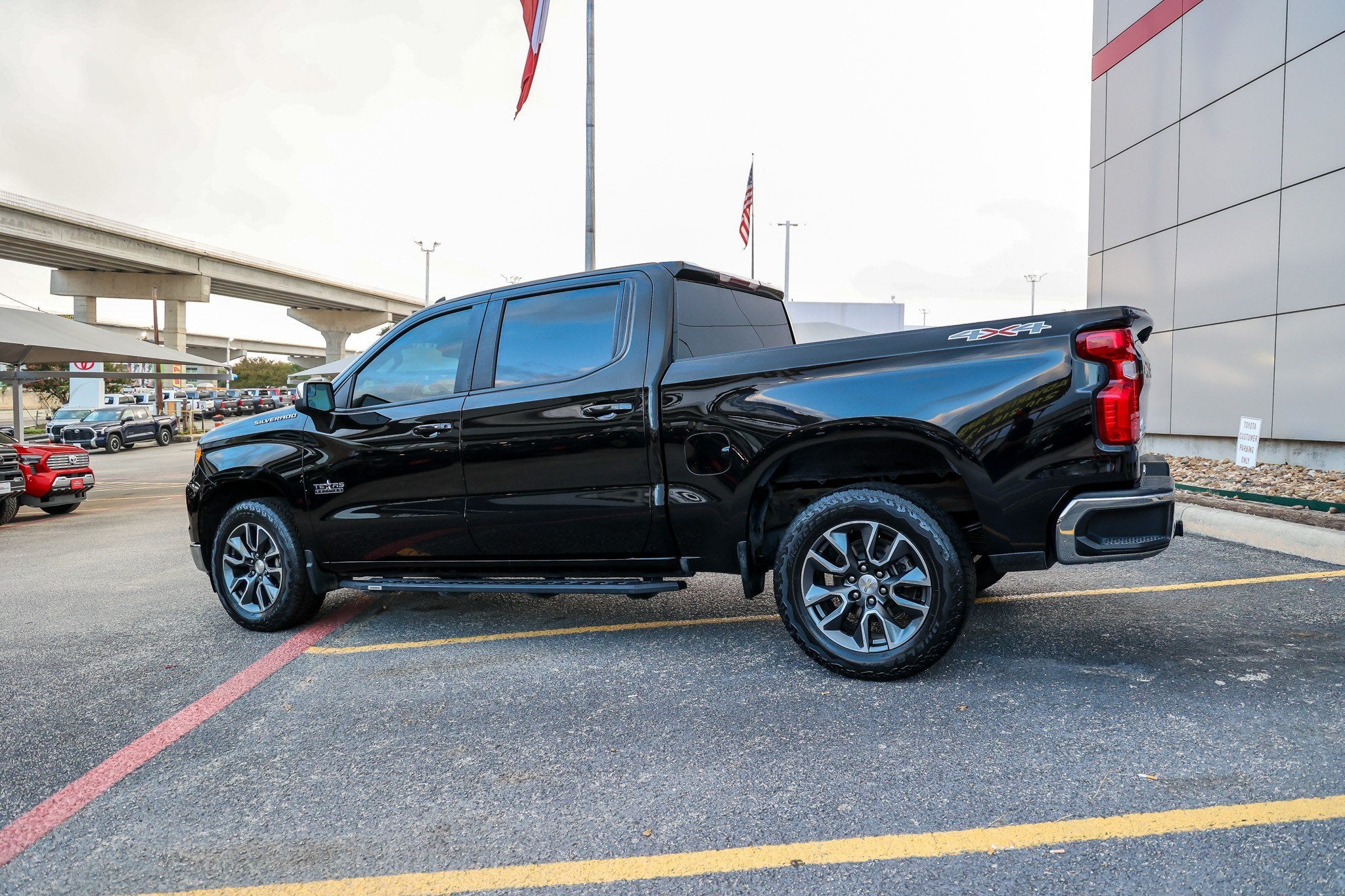2023 Chevrolet Silverado LT