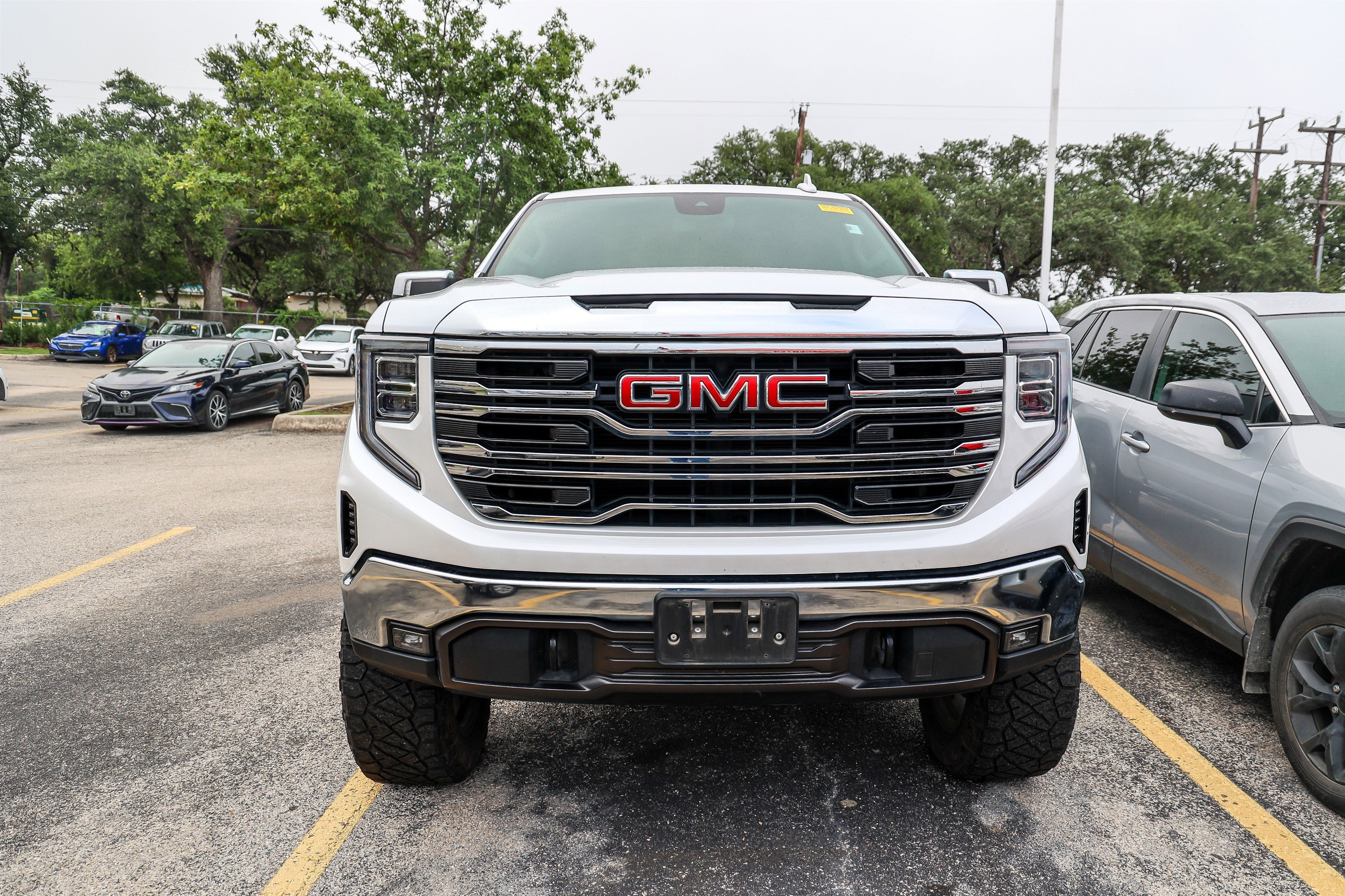 2024 GMC Sierra SLT