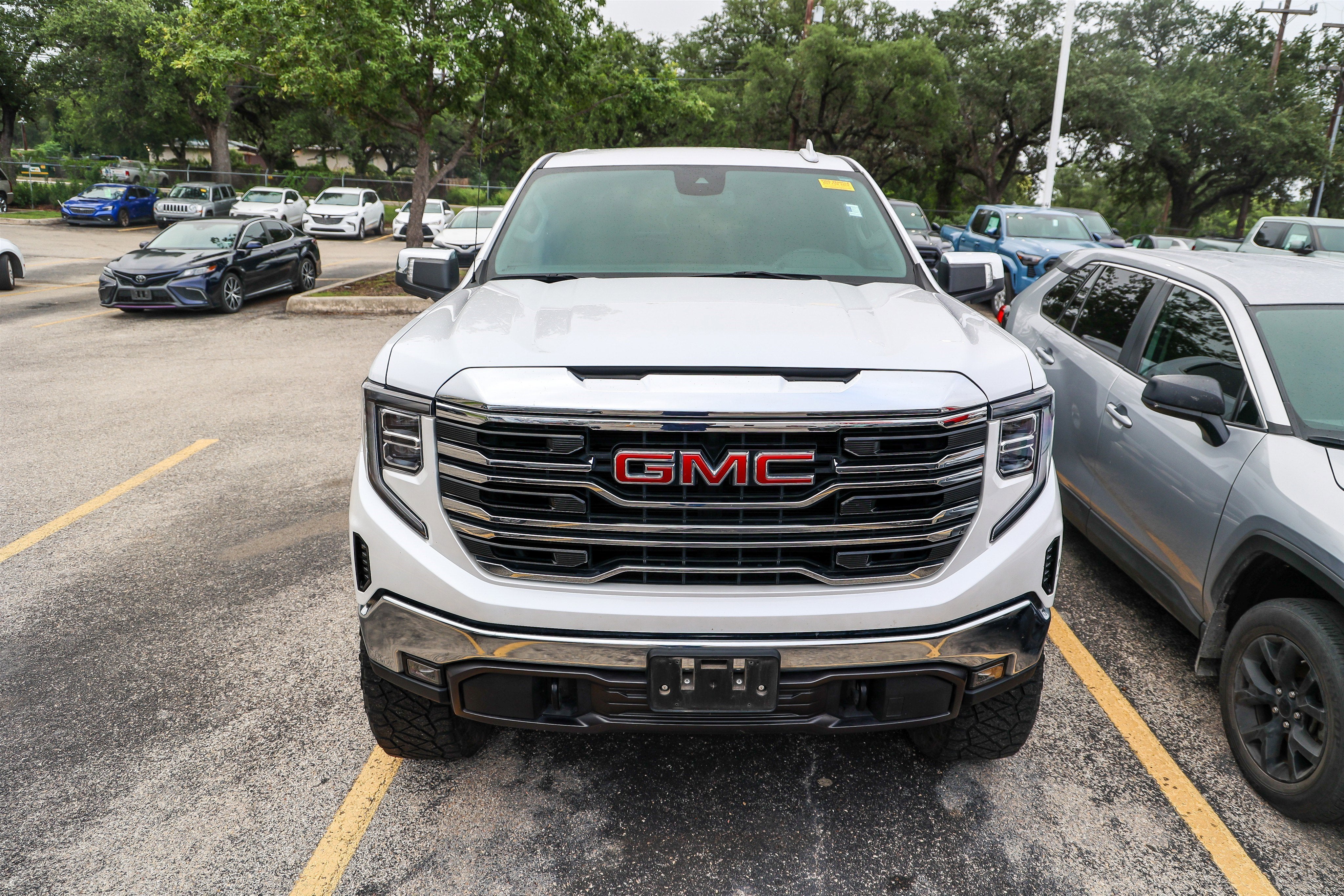 2024 GMC Sierra SLT