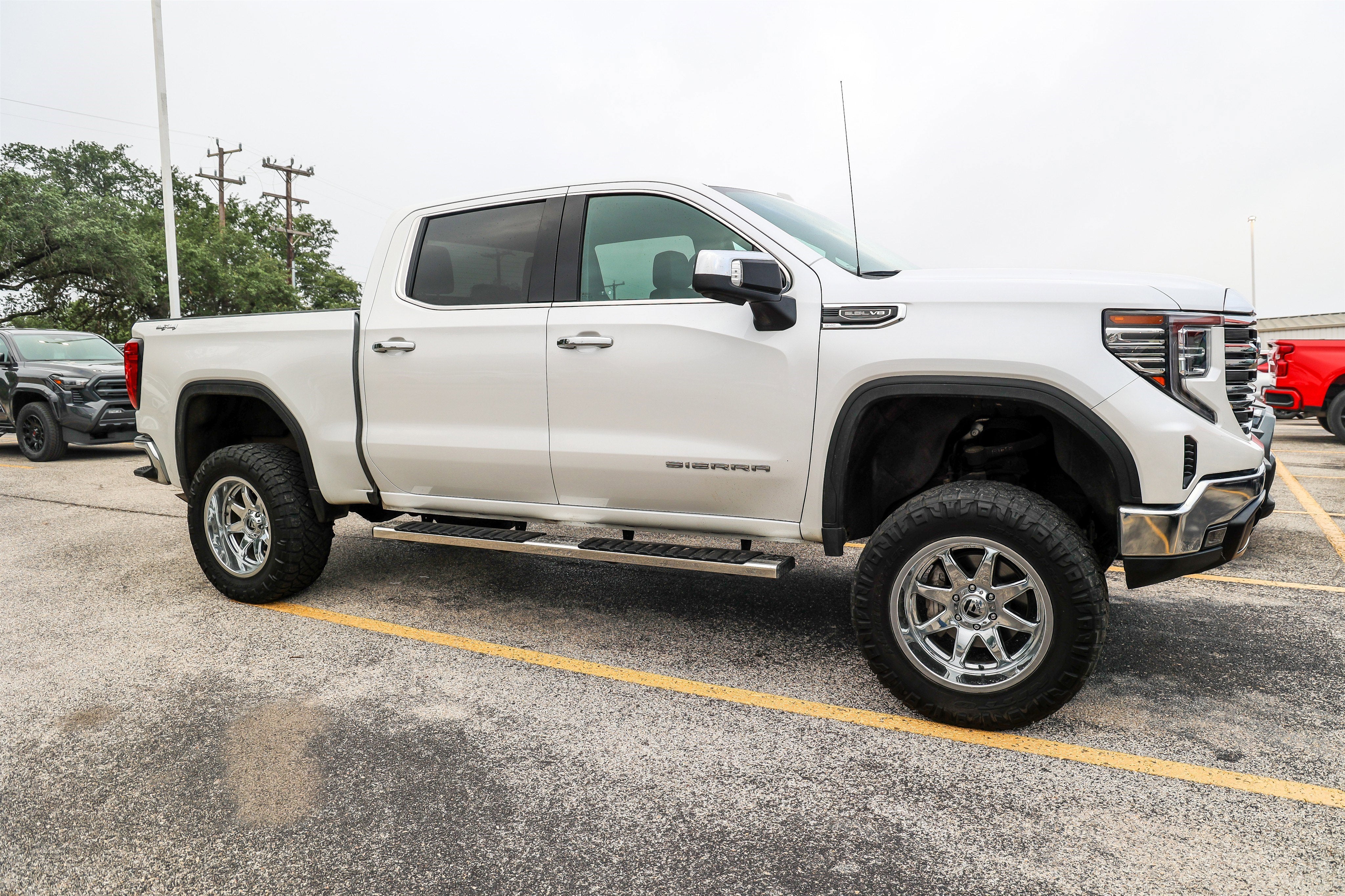 2024 GMC Sierra SLT