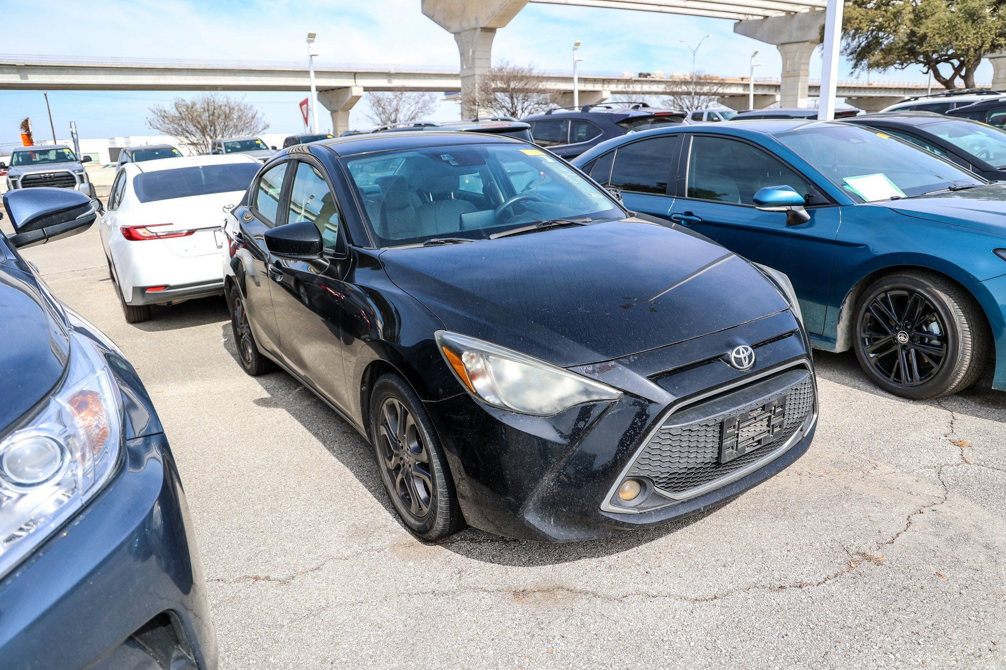 2019 Toyota YARIS SEDAN L