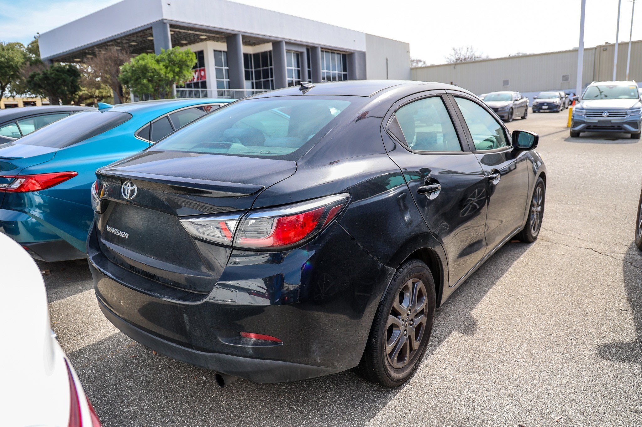 2019 Toyota YARIS SEDAN L