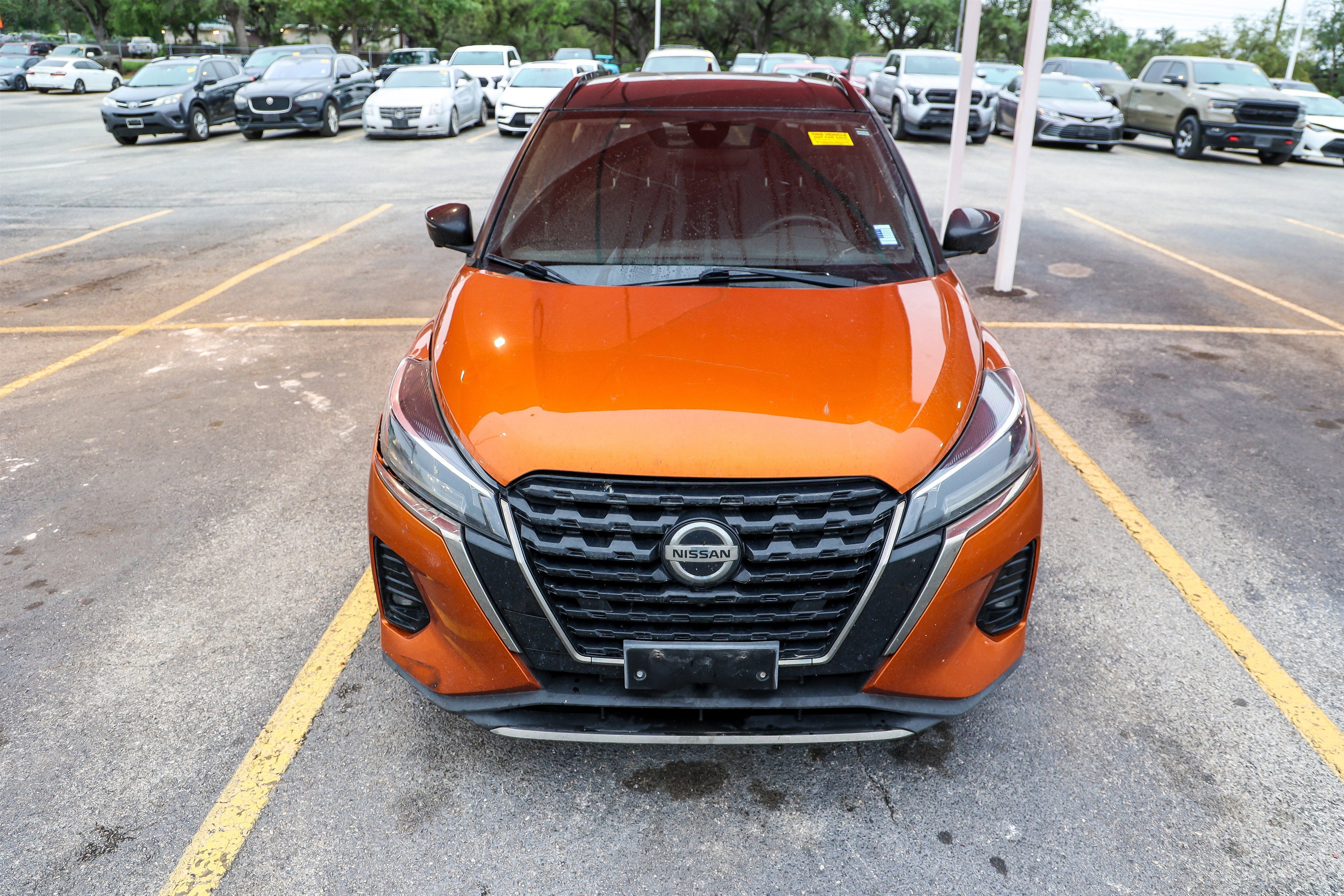 2021 Nissan Kicks SR