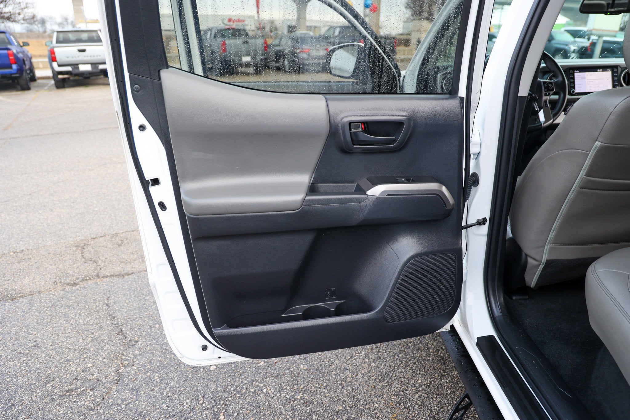 2023 Toyota TACOMA SR5 SR5