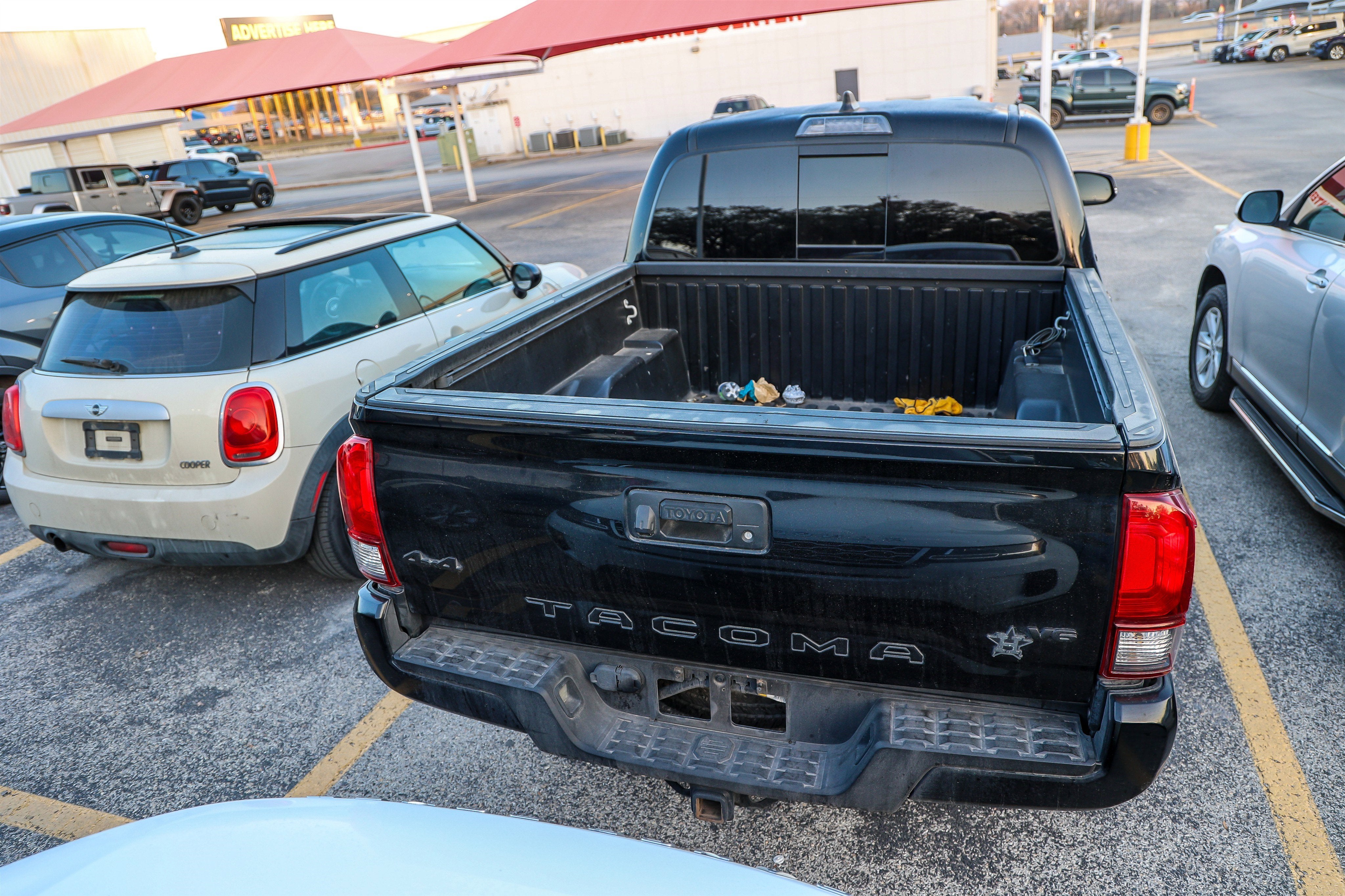 2022 Toyota TACOMA SR5 SR5