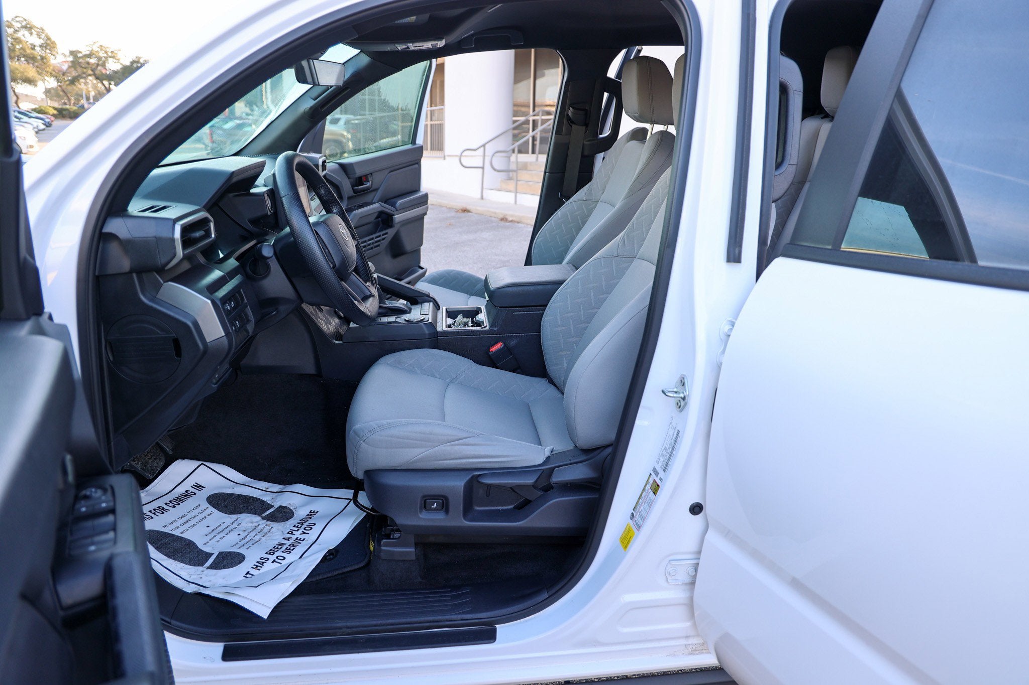 2025 Toyota TACOMA SR5 SR5