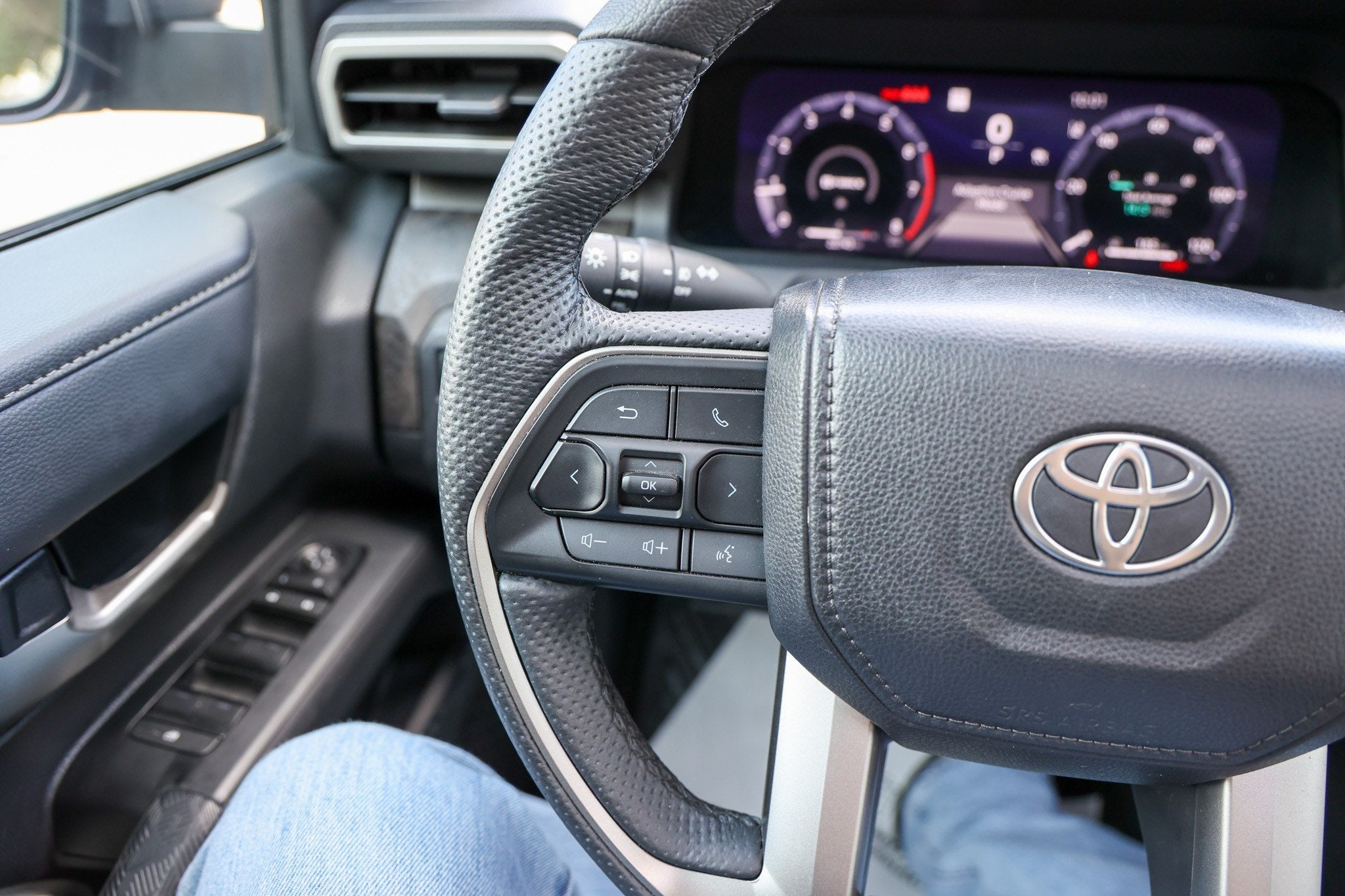 2025 Toyota Tacoma 4WD SR5