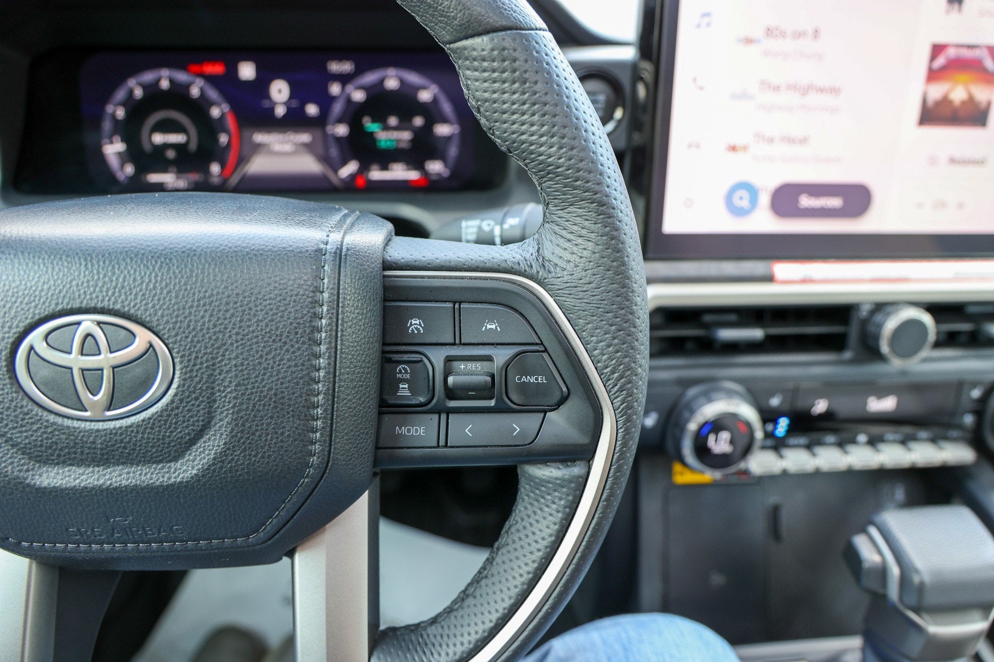 2025 Toyota Tacoma 4WD SR5