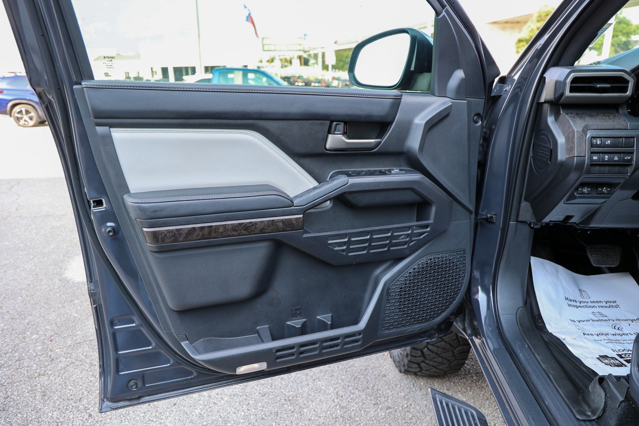 2025 Toyota Tacoma 4WD SR5