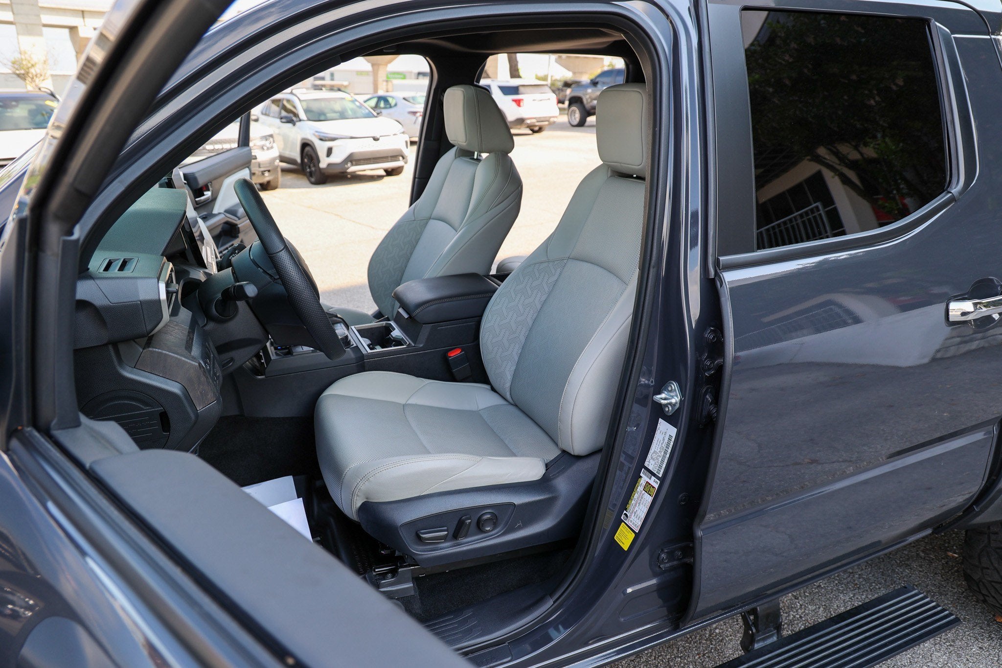 2025 Toyota Tacoma 4WD SR5