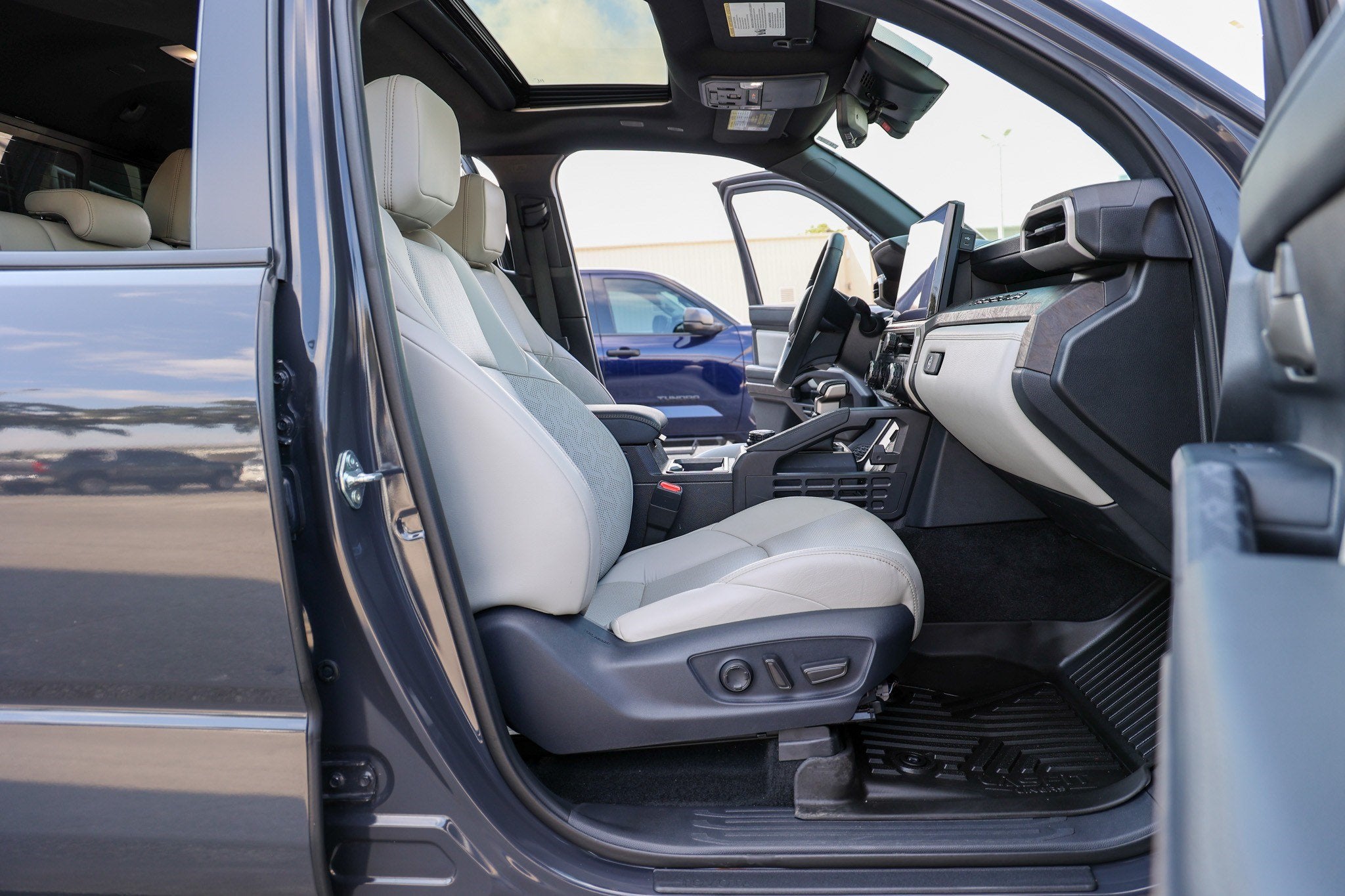 2025 Toyota Tacoma 4WD SR5