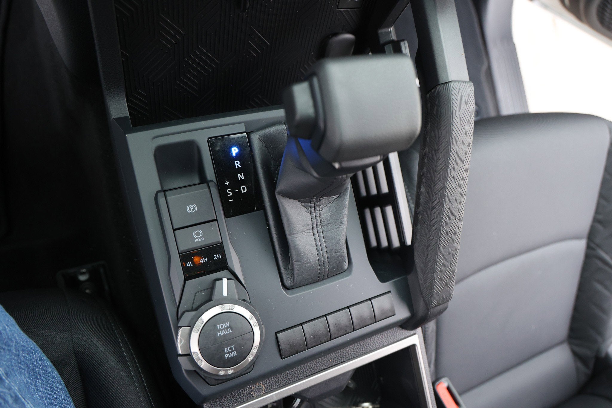 2025 Toyota TACOMA SR5 SR5