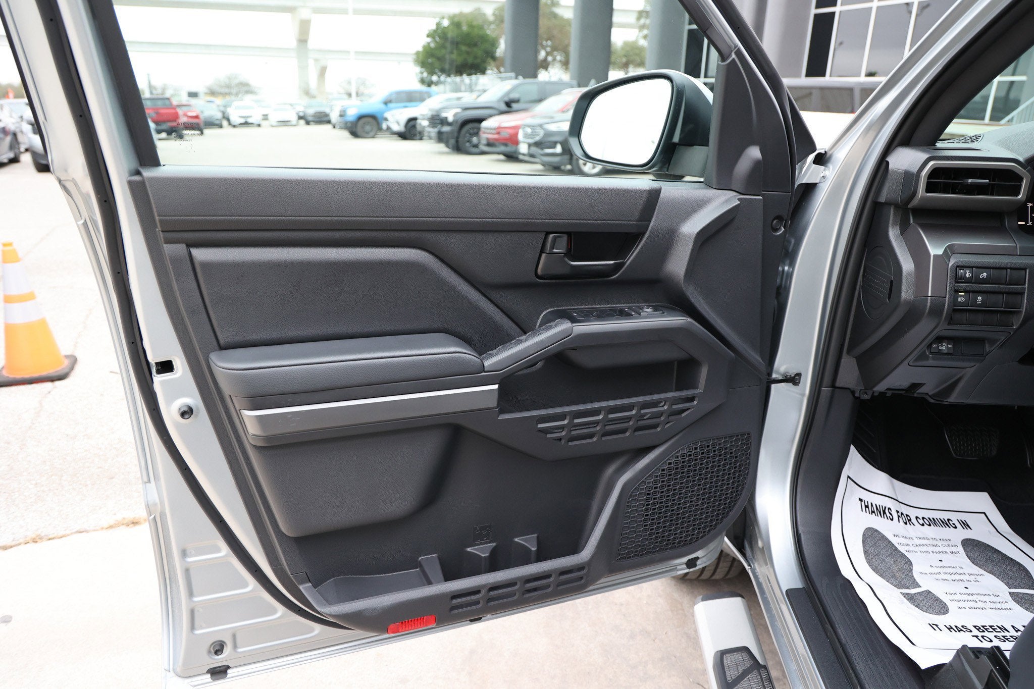 2025 Toyota TACOMA SR5 SR5