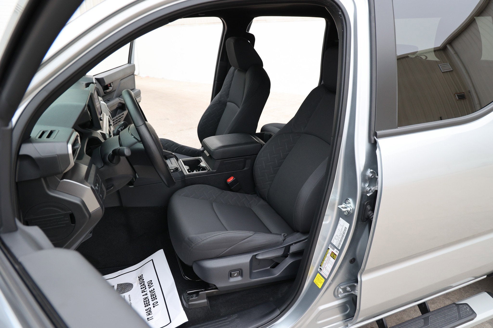 2025 Toyota TACOMA SR5 SR5