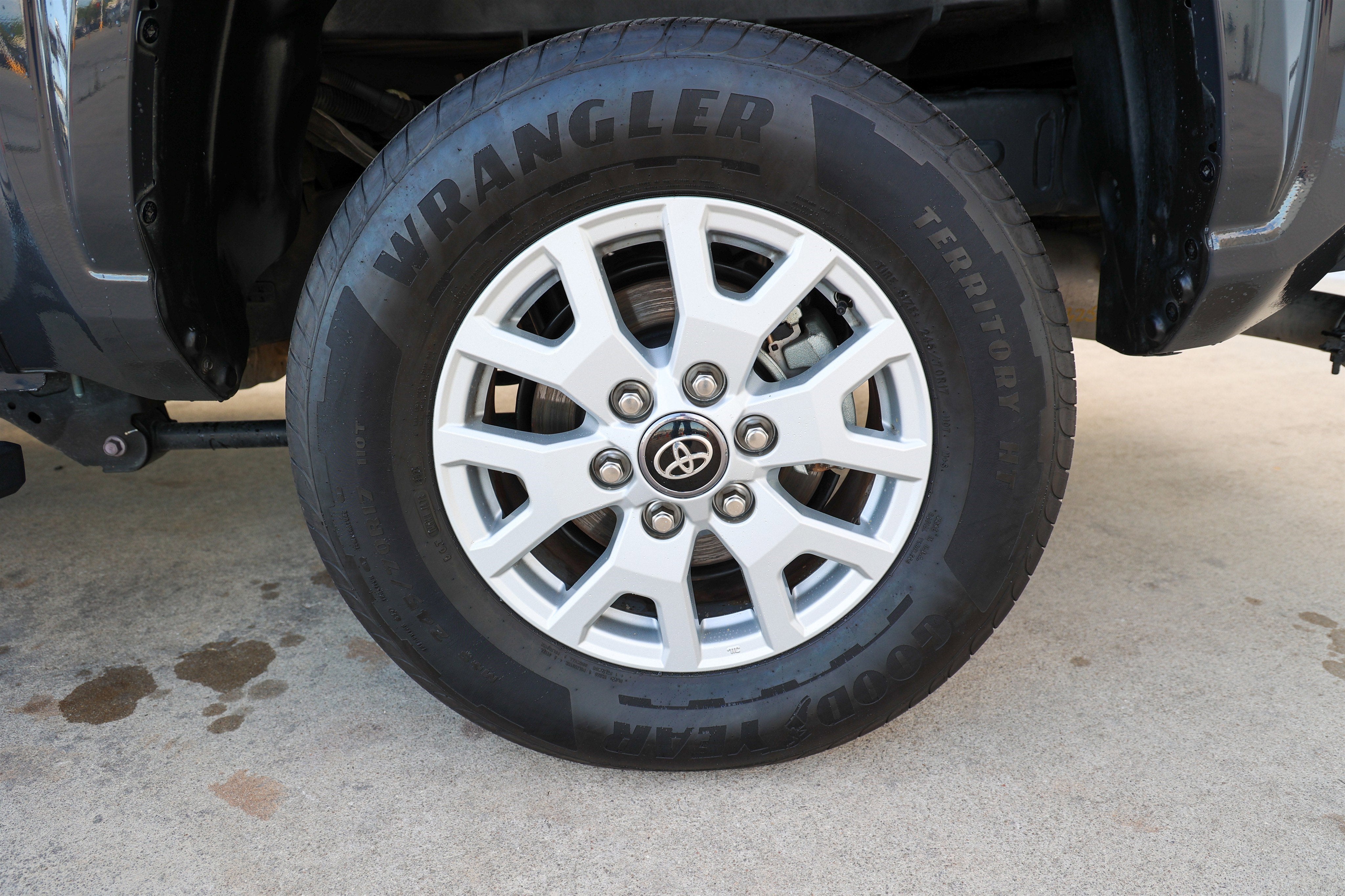 2025 Toyota TACOMA SR5 SR5