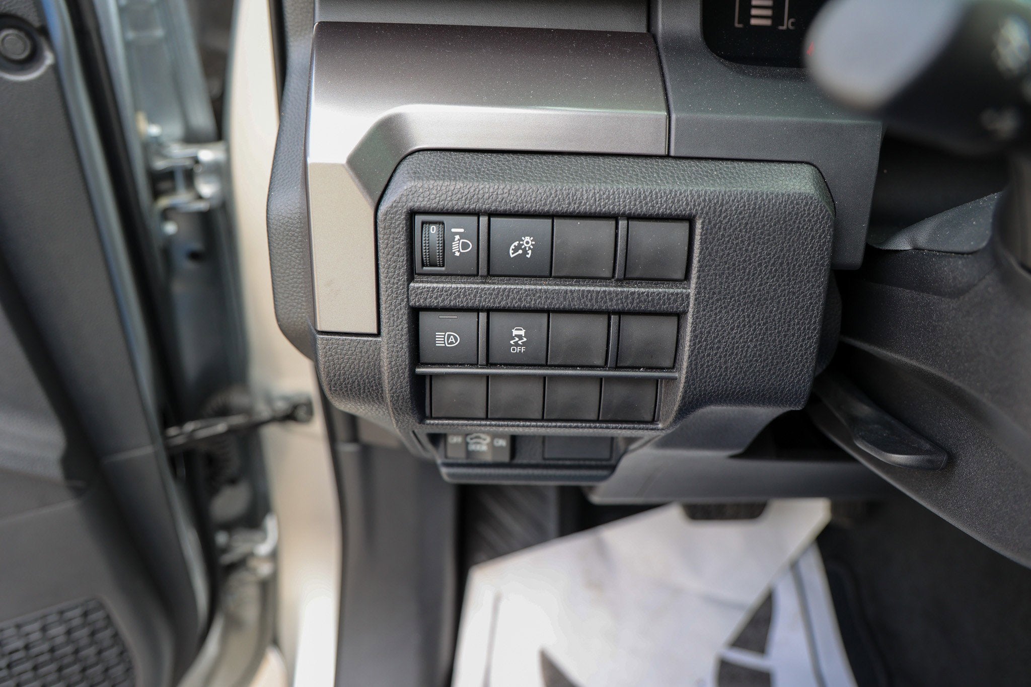 2025 Toyota TACOMA SR5 SR5