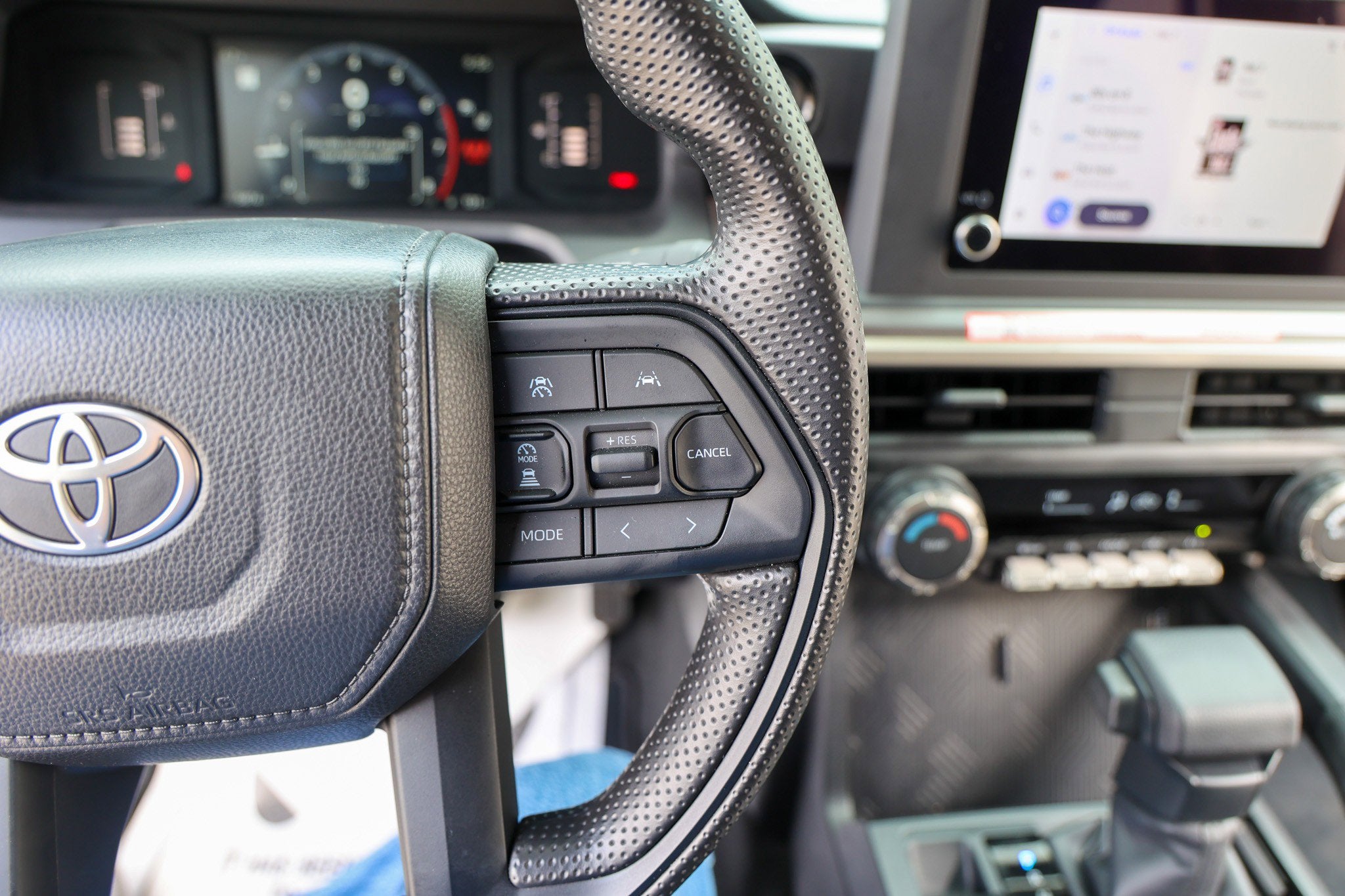 2025 Toyota TACOMA SR5 SR5