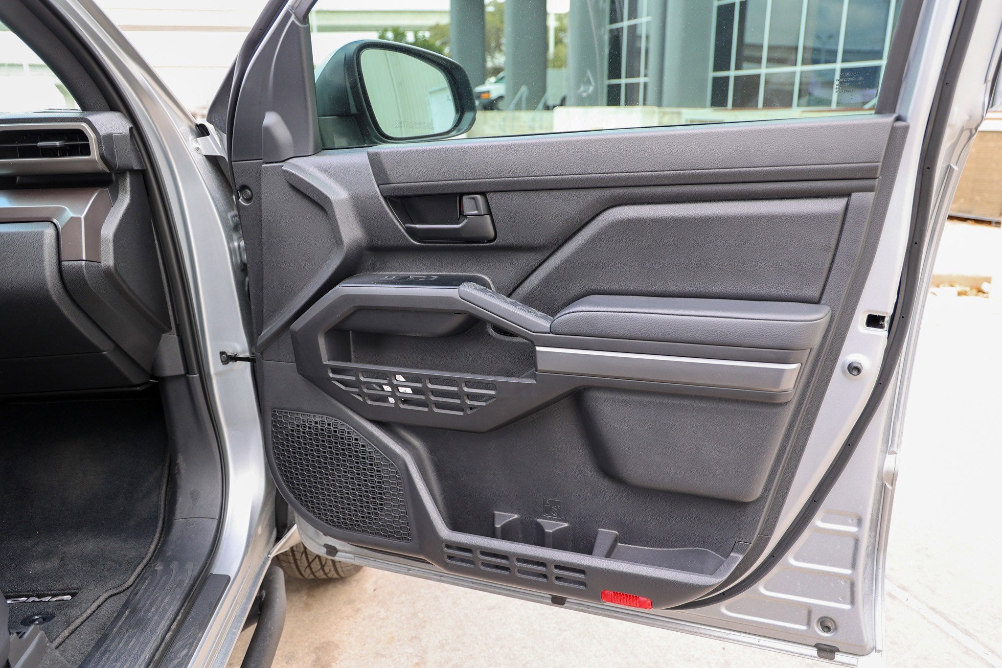 2025 Toyota TACOMA SR5 SR5