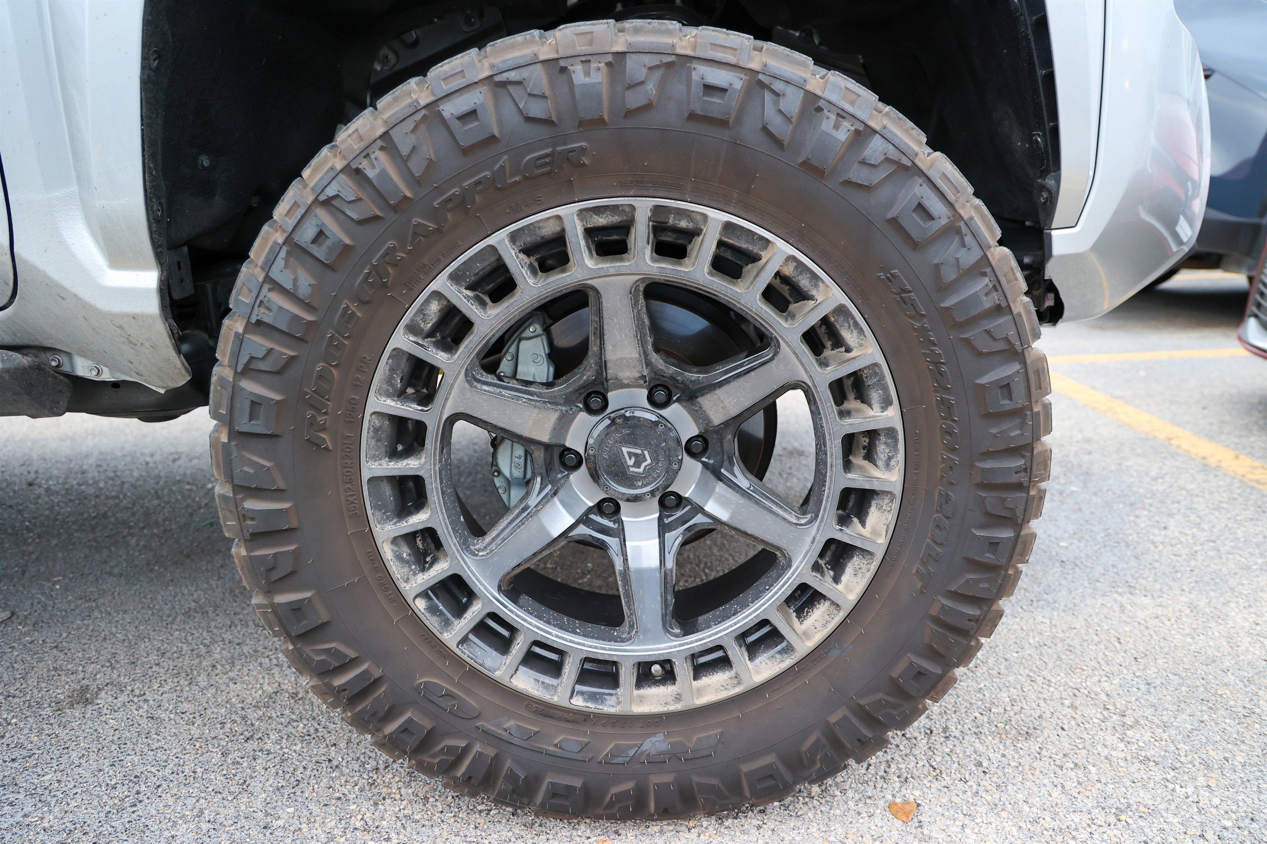 2025 Toyota Tacoma 4WD SR5